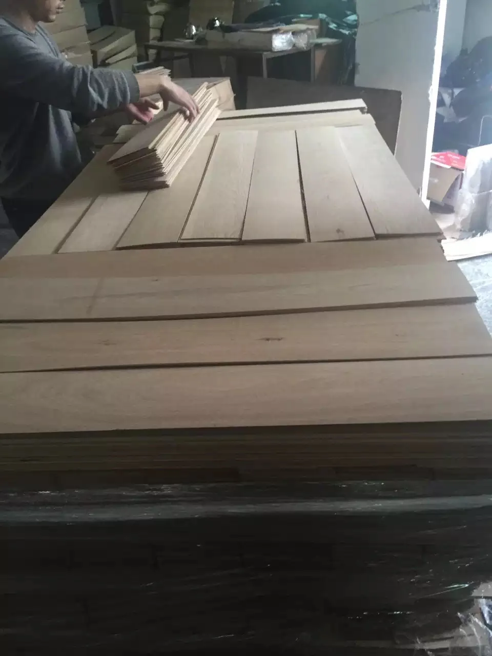 2mm Natural  Birch Flooring Wood Veneer with Best Price