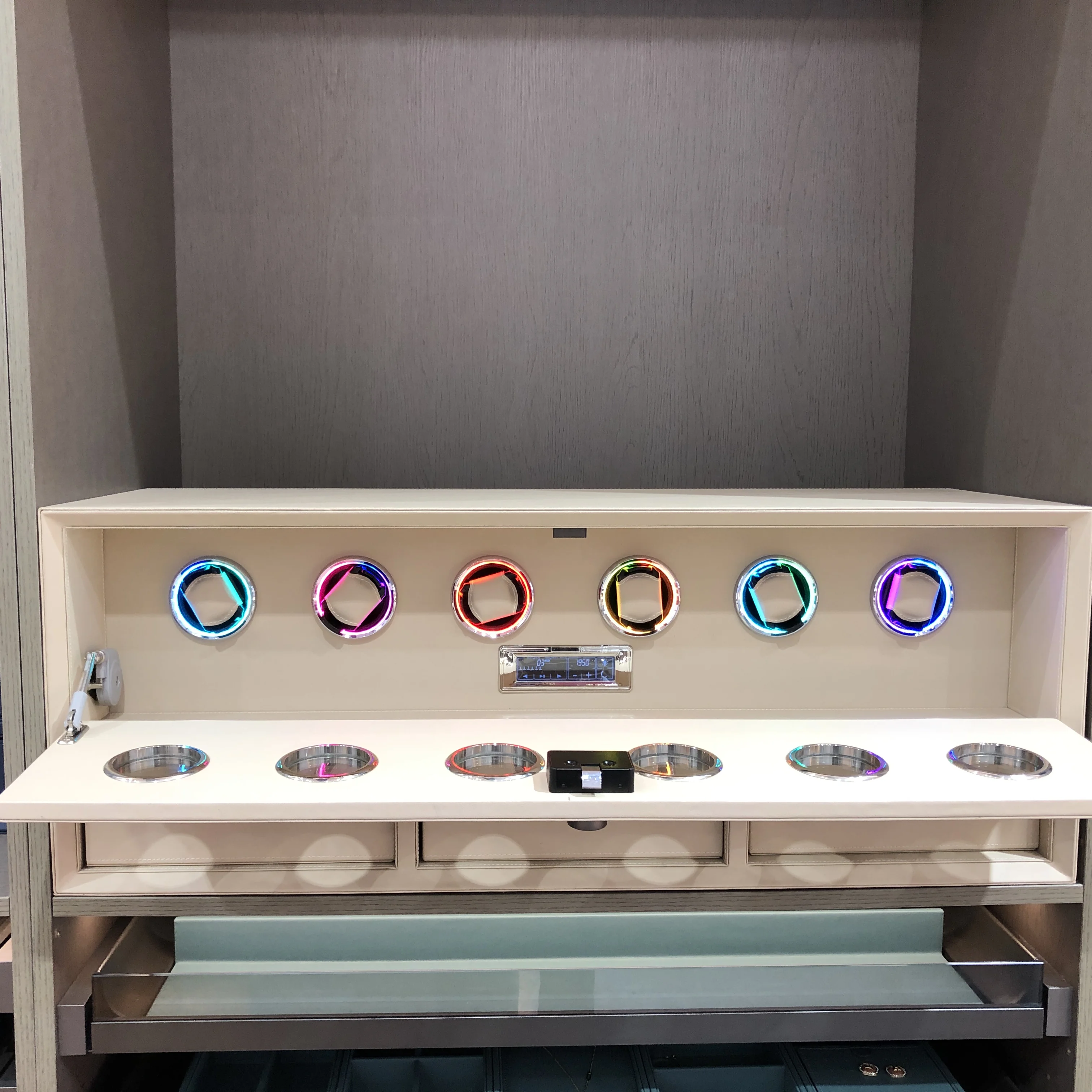 CHENHF Direct Supplier Luxury Automatic Watch Winder Touch Screen Smart Remote Control with Fingerprint Unlock Watch Box