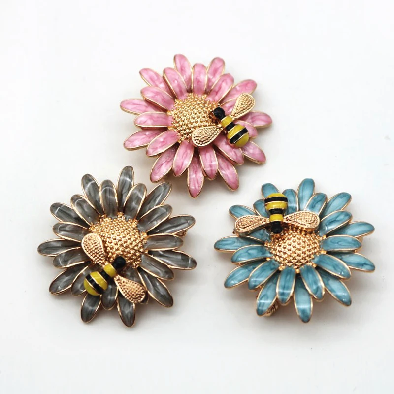 Женская эмалированная брошь-значок с эмалью, в виде маленького цветка, пчелы