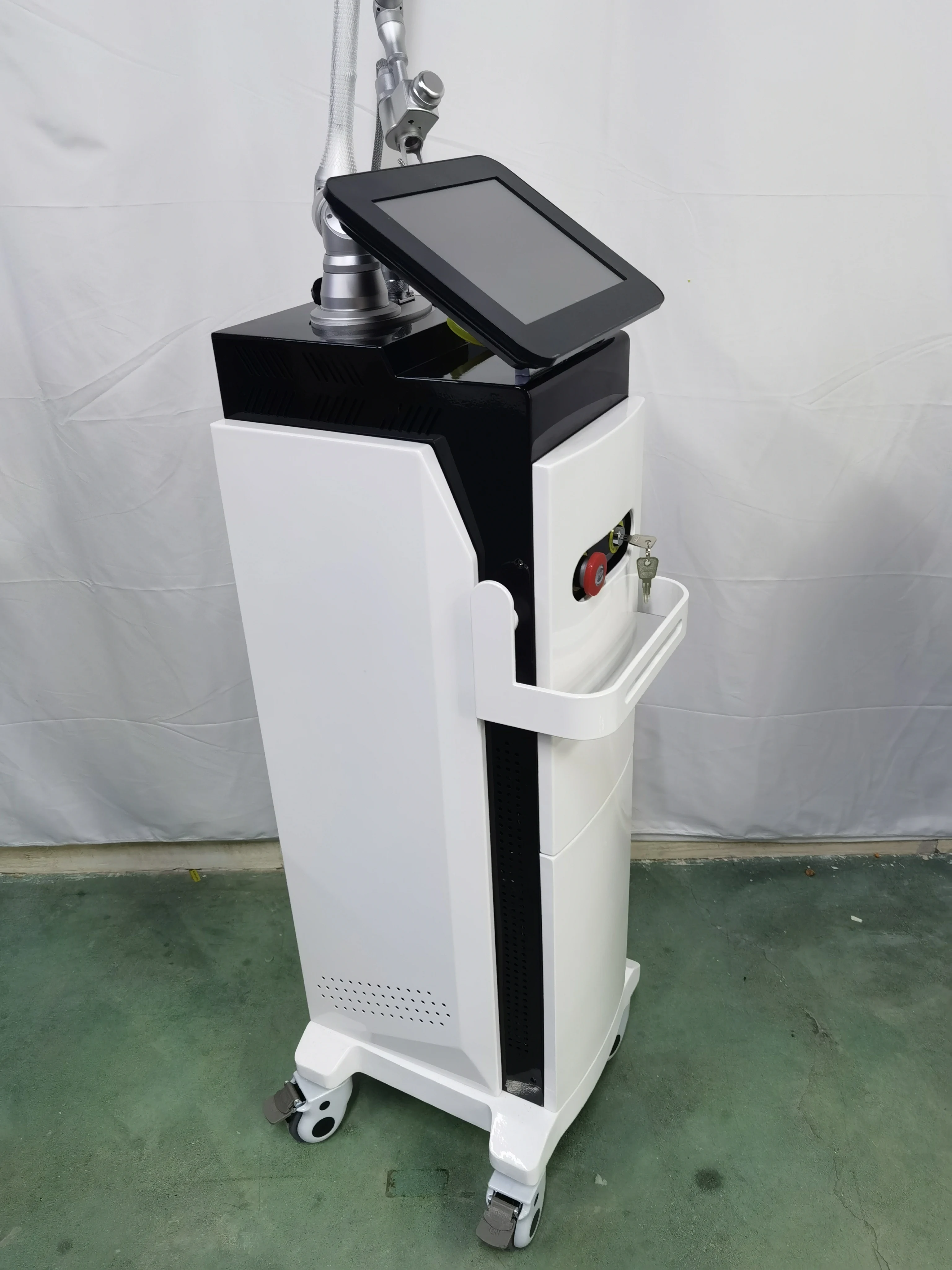 2024 New Beauty Dermatology Freckle Wrinkle Scars Removal Vaginal Tightening Machine Fractional co2 laser