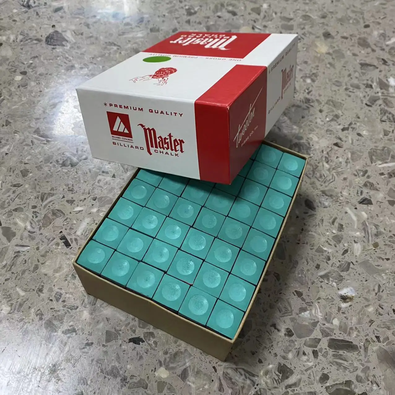 Factory wholesale price billiard cue green blue chalk