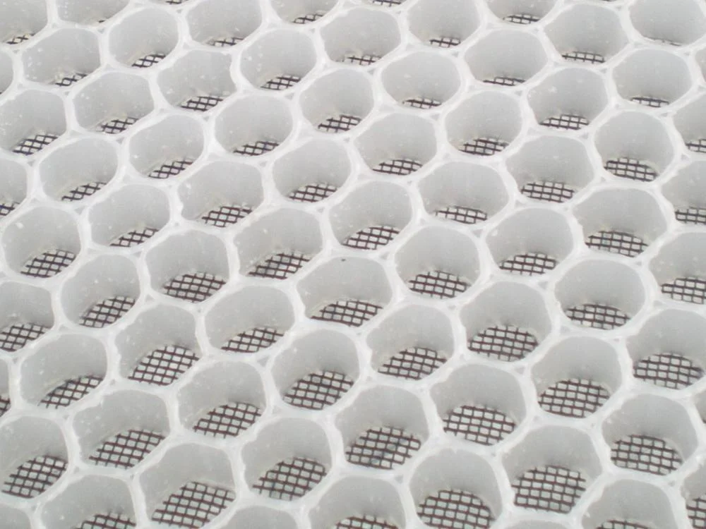 polypropylene honeycomb sheet in sandwich panel for container wall