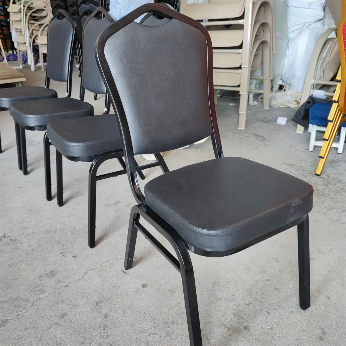 Black Color Leather PU Upholstery Wedding Stackable Banquet Chair For Hotel With Cover