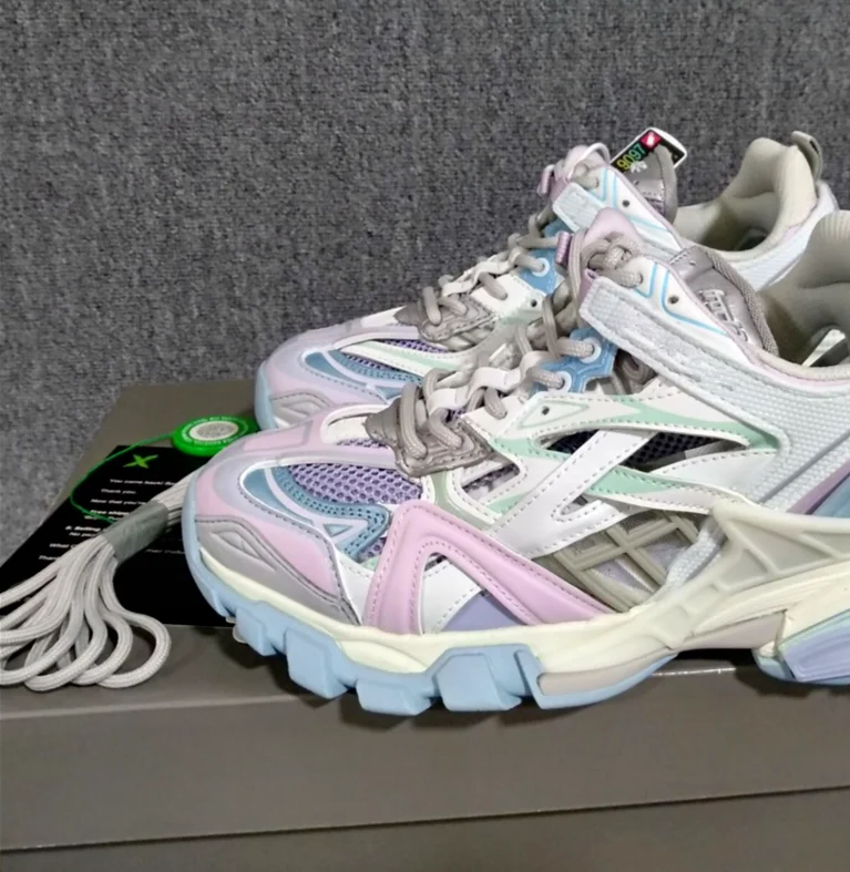 2021 Hot top-grade brand  leisure heighten daddy shoes track 3.0 style retro splicing zapatos