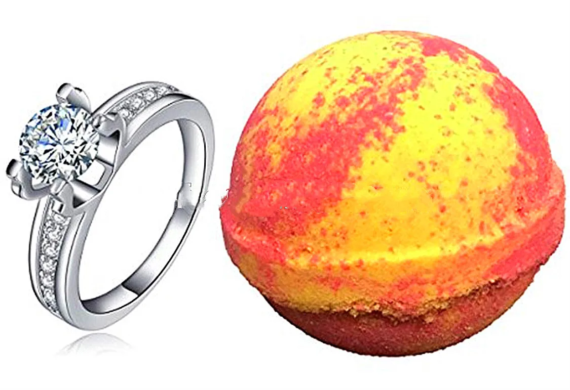 Hot sale high quality oem Jewelry bath bomb fizzy Rich Bubble kids Vegan private label bath bomb with ring inside for cleaning