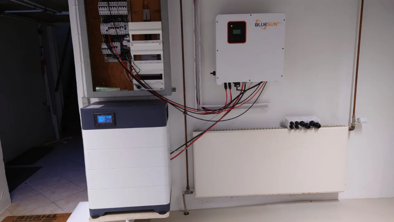 Lithium Battery 48V 50Ah Solar Stackable Battery BMS Solar System Batteries For Solar System For Home Use
