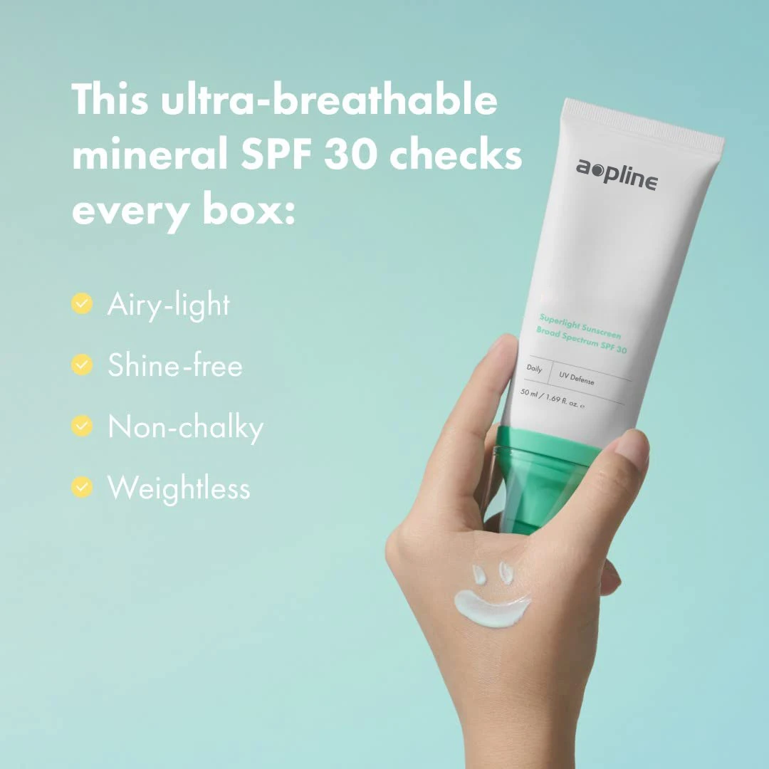 Green tint superlight mineral sunscreen SPF 30 for blemish acne prone skin