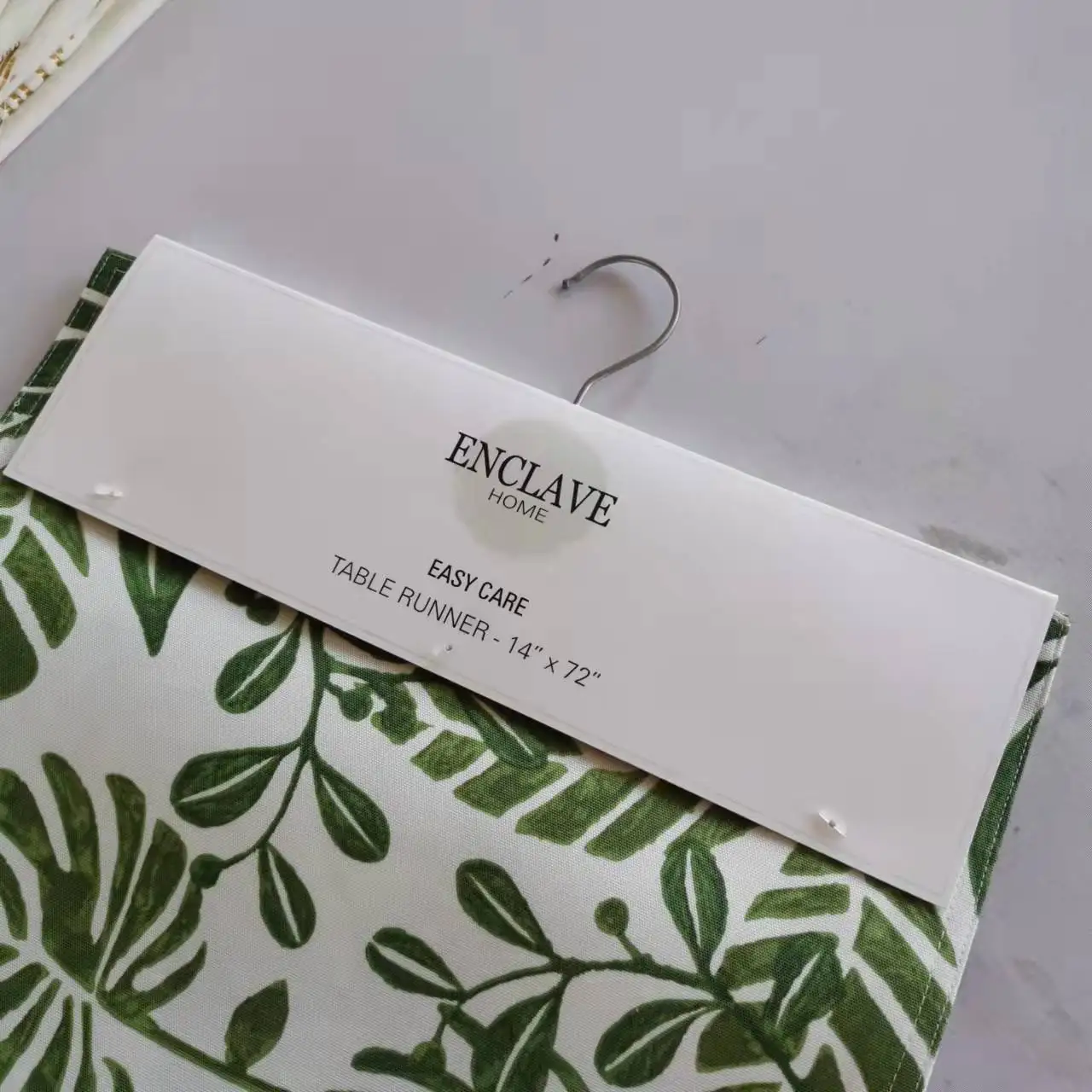 Manufacturer China high quality home restaurant polyester printing woven table cloth runner