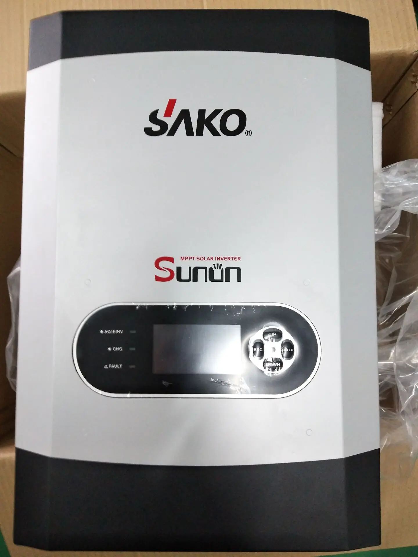 Инвертор SAKO 3 кВт 24 В инвертор для солнечной батареи с 80 А MPPT производитель Shenzhen работает без