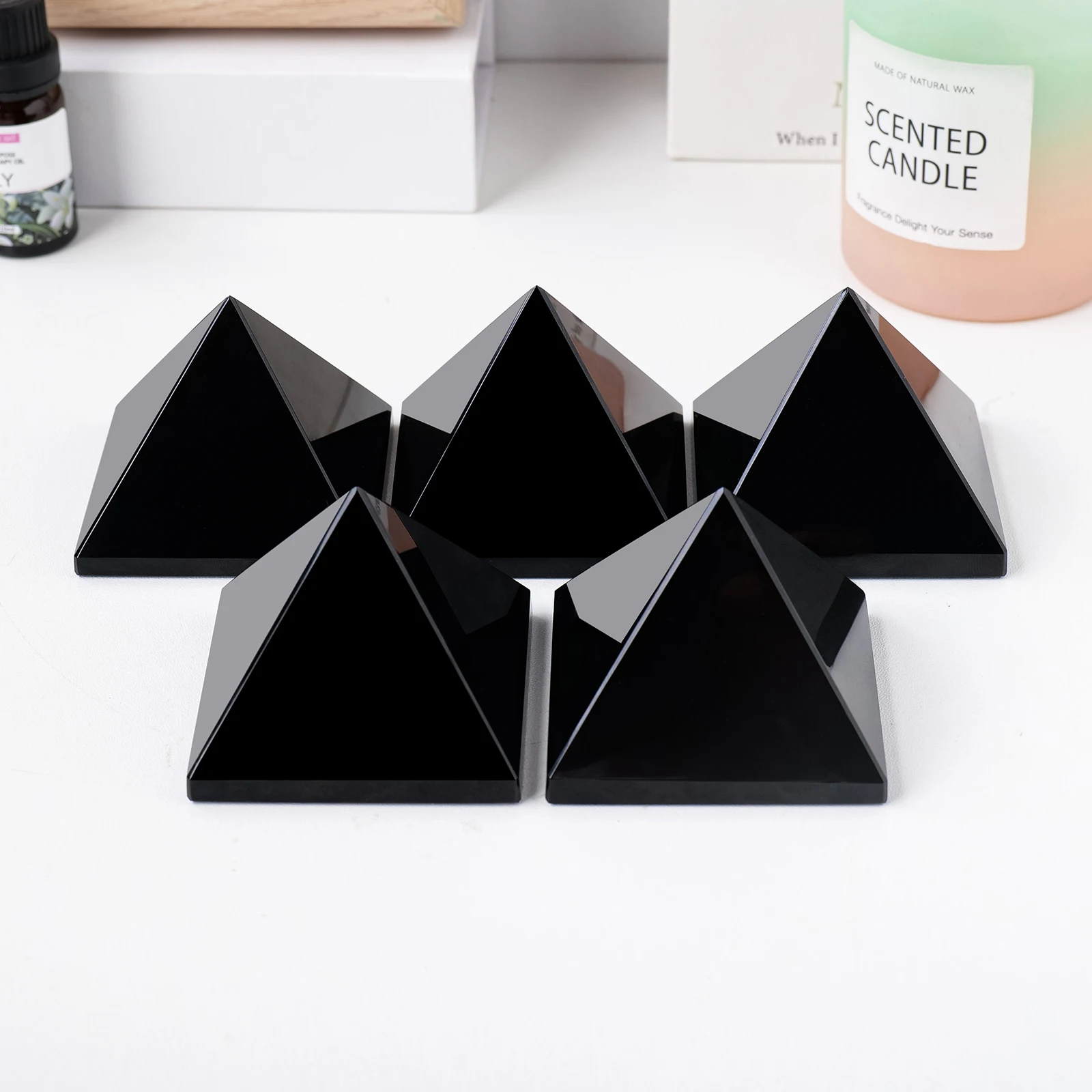 Wholesale Natural spiritual Healing Crystal Pyramid Home decoration obsidian Pyramid Feng Shui crafts