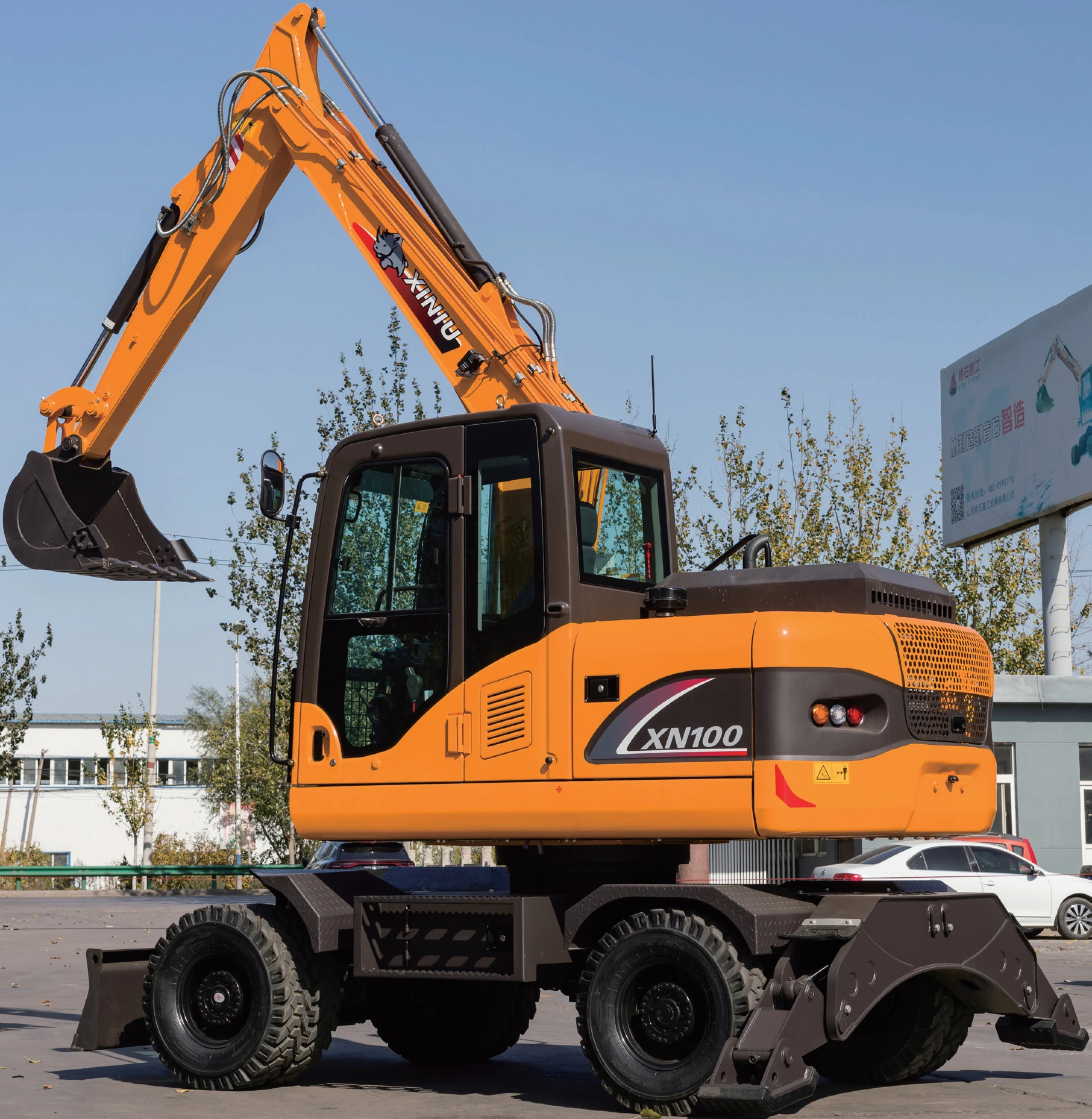 New Model Rhinoceros 8t Small Wheel Excavator Truck XN100 with long arm excavator