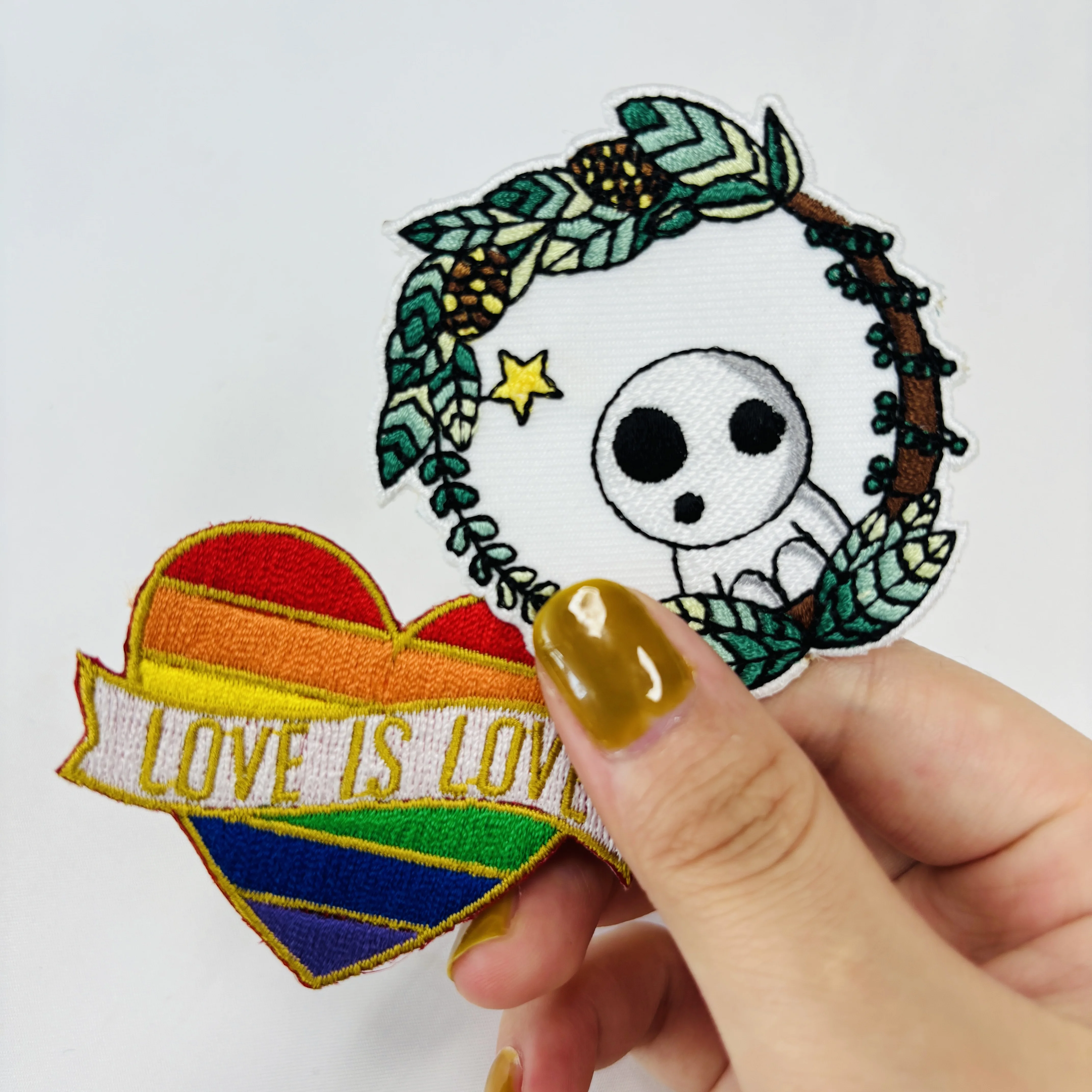 hot sell Factory Price Custom design embroidery patches iron on embroidered badges for hat and clothing patches