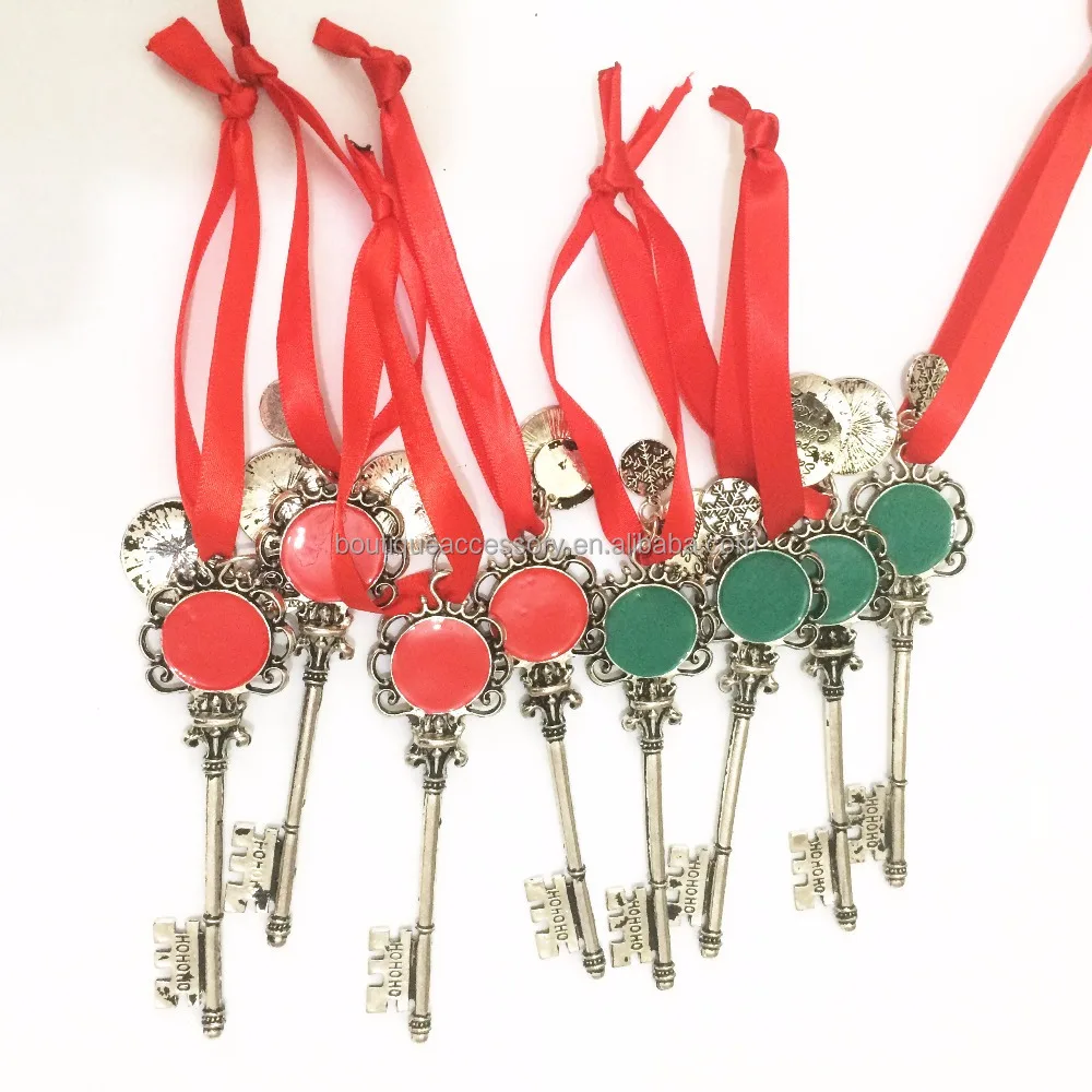 2022 Hot Sell Individuality Magic Christmas Keychain Gift Monogrammed Santa Keychain Ornament For Christmas