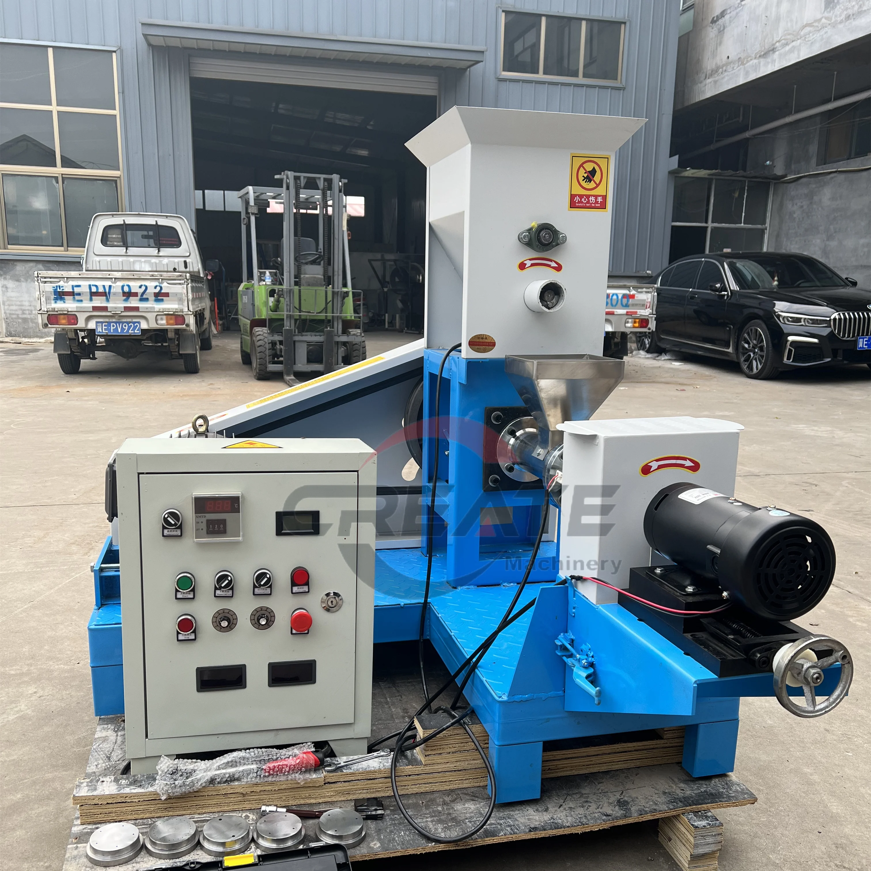 small scale fish feed extrude Making Machine Floating fish pellet machine floating fish feed