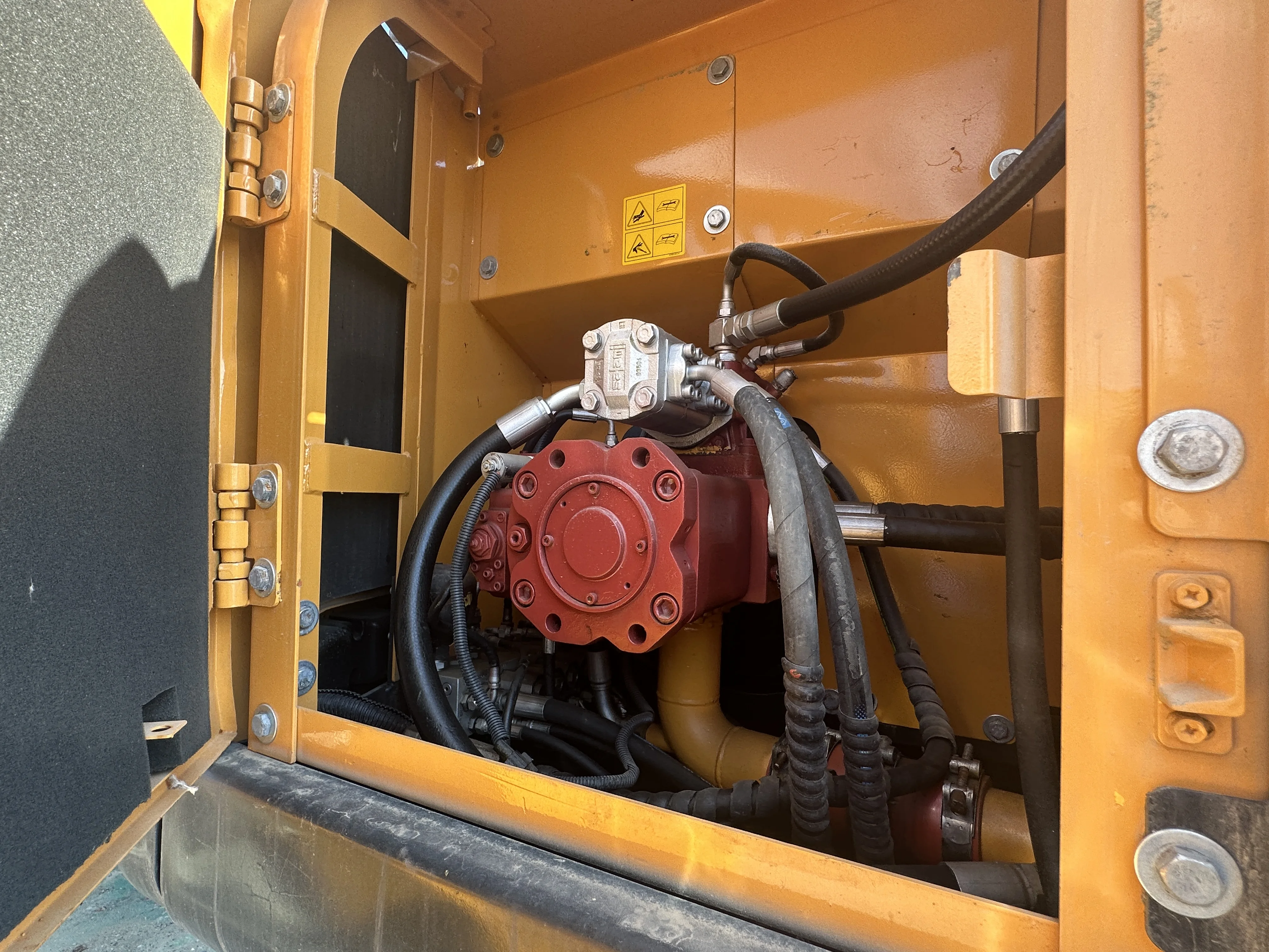 Hyundai R150W-7 used wheel excavator 15 ton medium bucket crawler agricural Excavator R150 for sale In Low Price