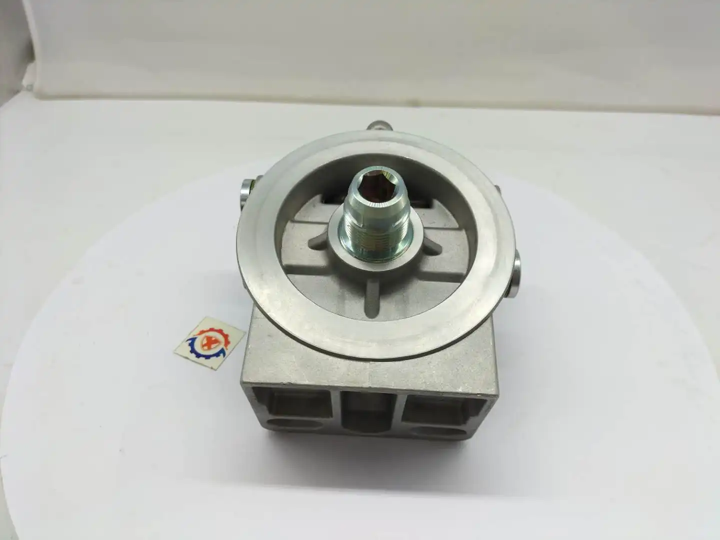 XUNPO ORIGINAL NEW EXCAVATOR SK200-8 R215-7 R225-7 8159975 R90P HAND OIL PUMP Oil-water seat
