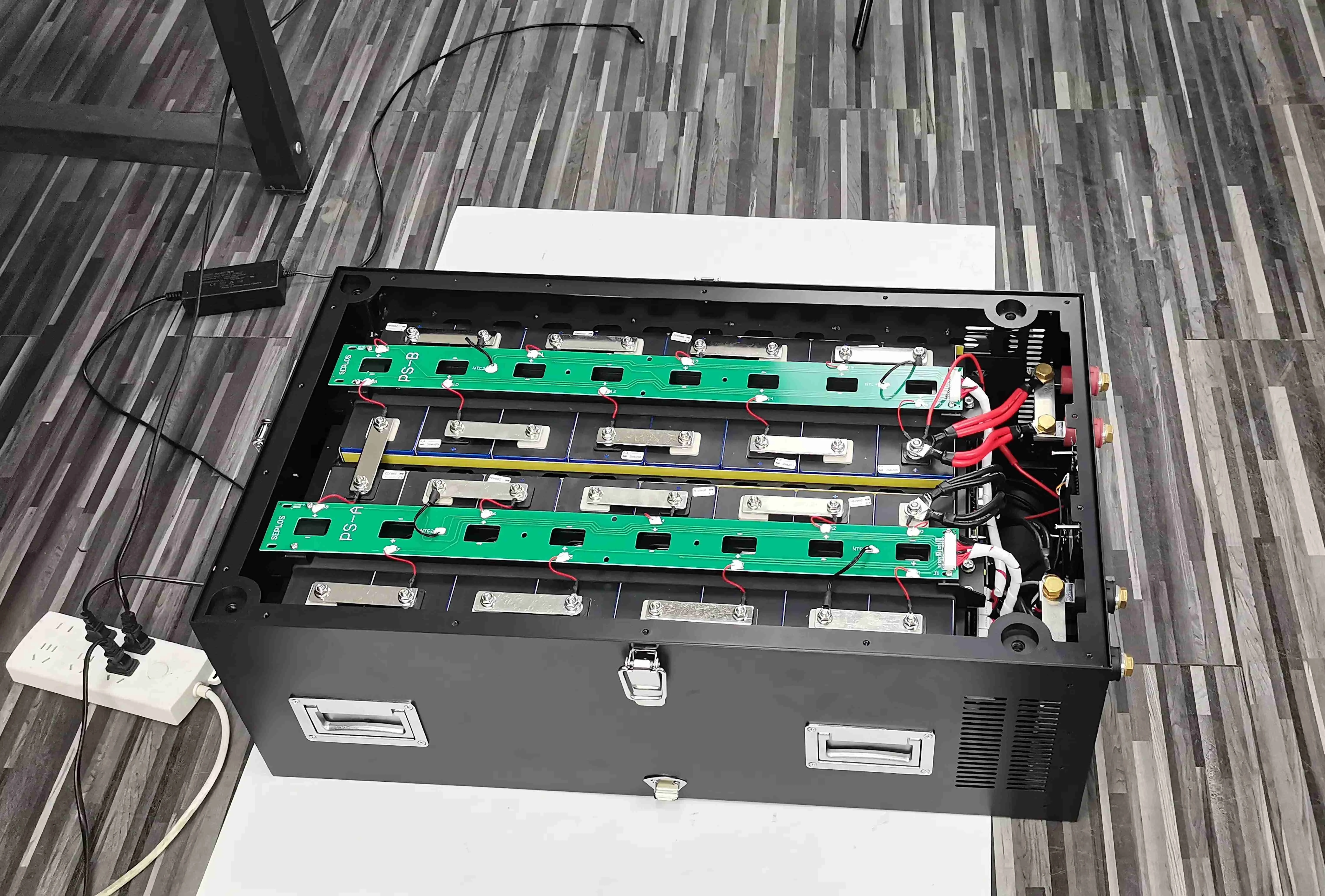 Diy Battery Box Kit 48v JK 200a BMS 4.3 LCD Touchscreen 51.2V 280AH Power Box LiFePO4 Battery Case 16S 51.2v Diy Battery Box