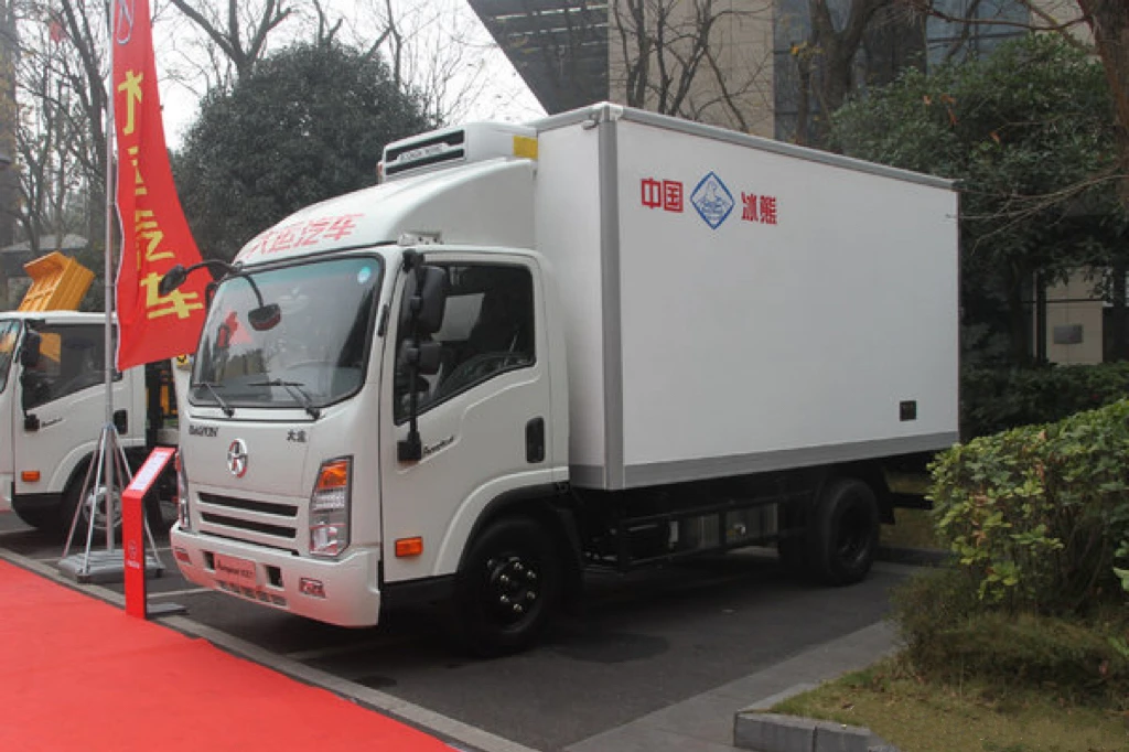 Dayun Autoplead 130 horsepower 4X2 refrigerated truck 4 meter Food Freezer Box Refrigerator for Dayun Cargo transport vehicle