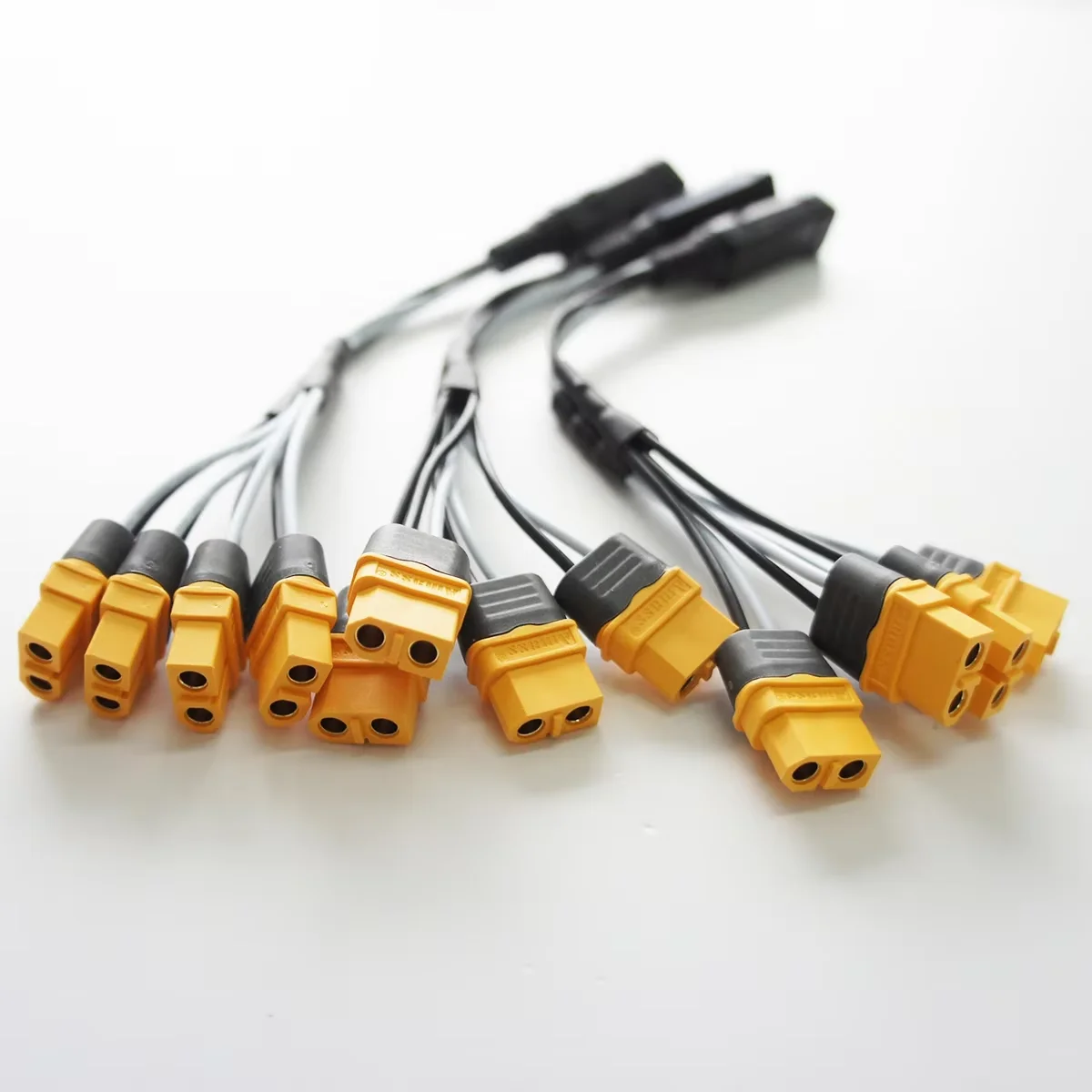 China Professional Xt60/xt90/xt30 Wire Harness Customized Harness Assembly For Vehicle Harness