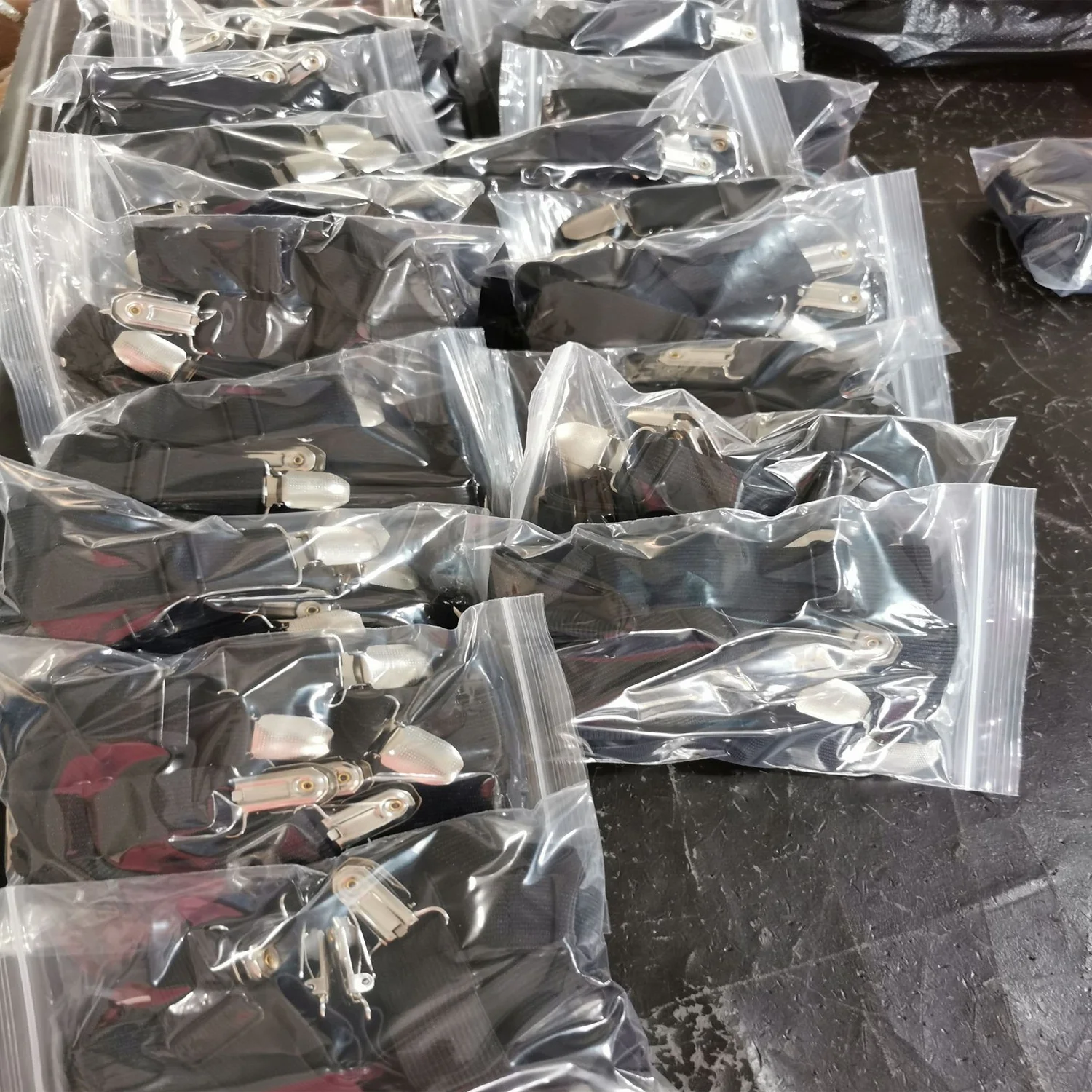 Wholesale High Quality 2Pcs Elastic Bed Sheet Holder Corner Strap Sofa Bed Bands Grippers Bedsheet Fastener Clip