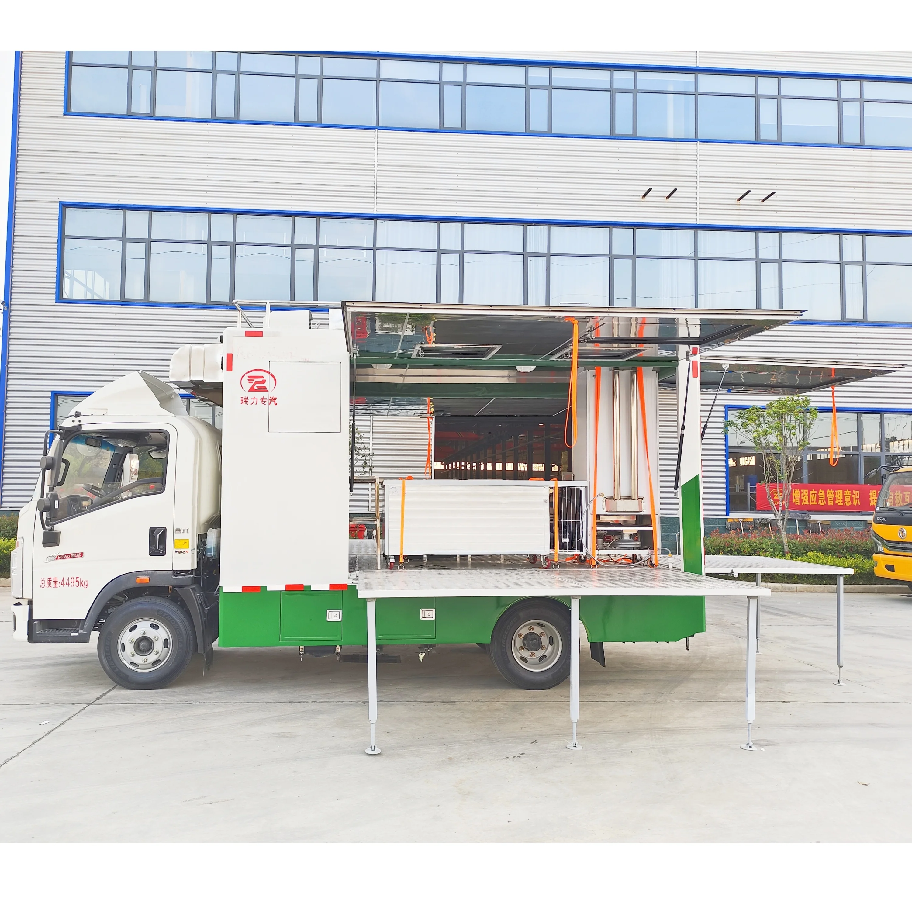 Kiosk Food Truck Mobile Fast Food Truck Used for Street BBQ Coffee Milk Tea Juice Drinks Vending