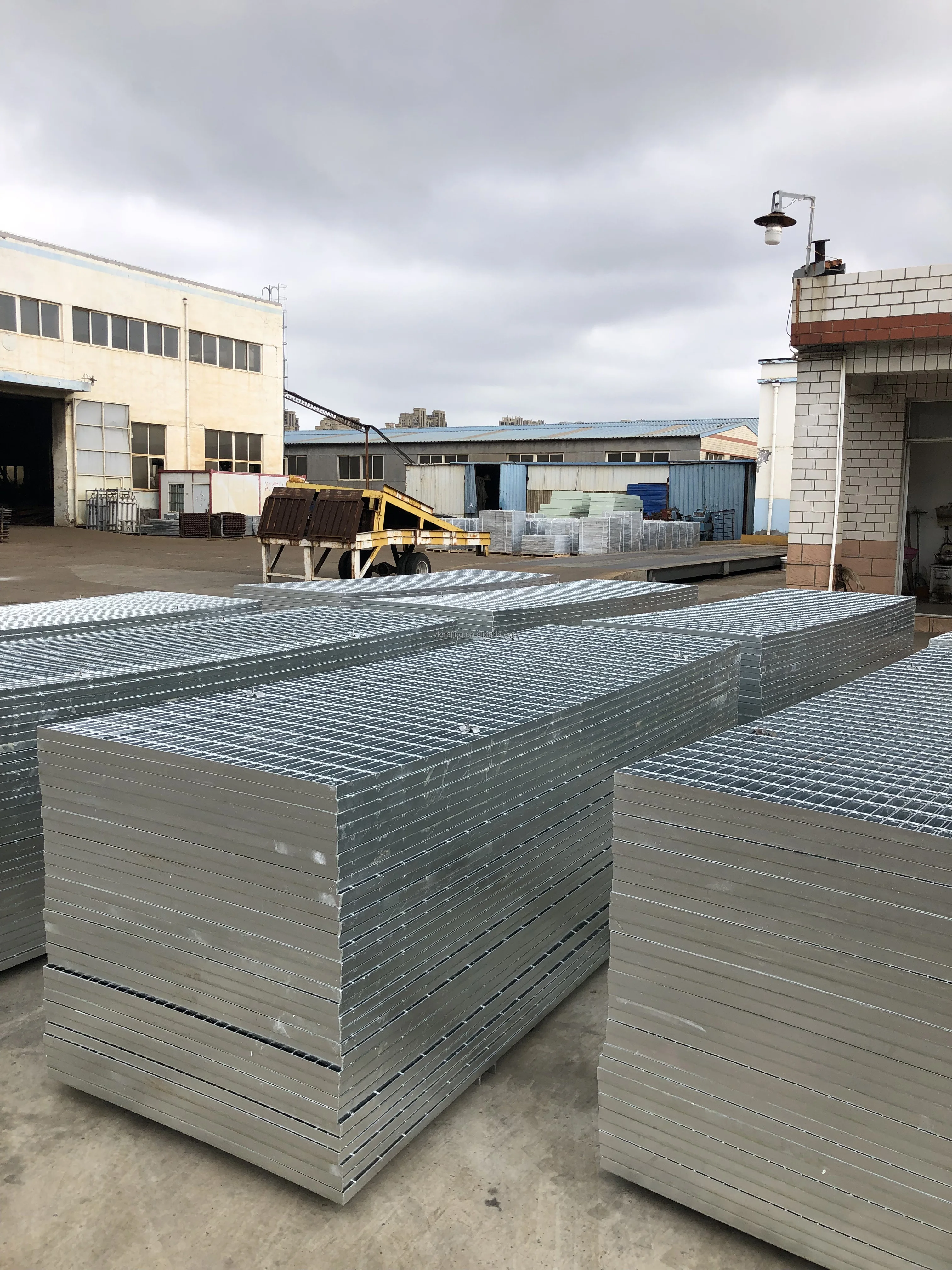 Metal steel bar grating steel grating walkway platform zinc coated heavy duty steel grating