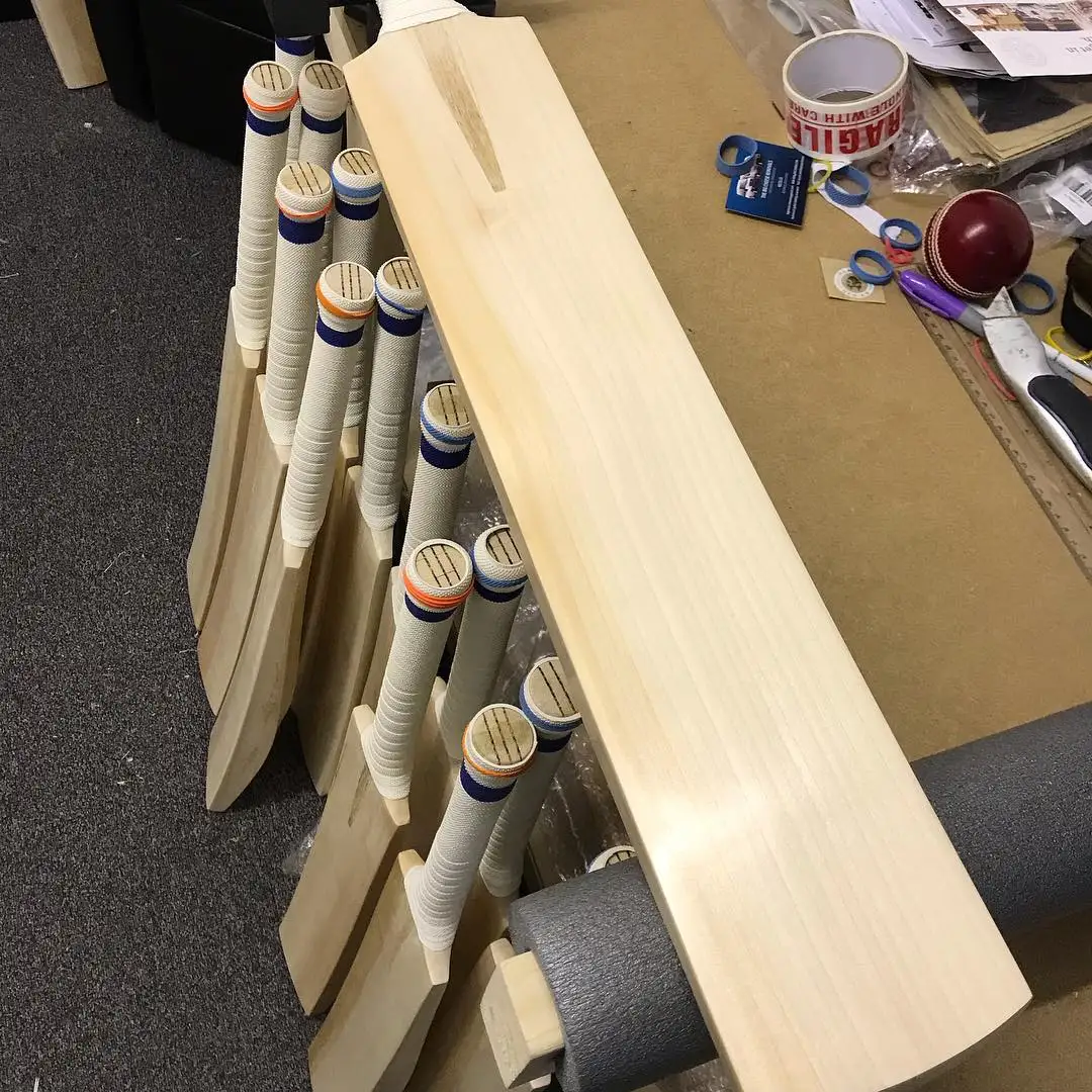2022 Best Quality English Willow Professional Cricket bats A Grade Pakistan Made Cricket Bat