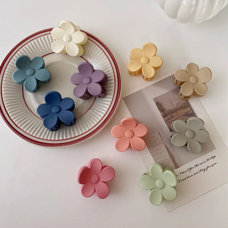 Women Cute Flower Hair Accessories Claw Clips Wholesale Pastel Small Claw Clips Resin Matte Durable Colorful Plastic Hair Claws