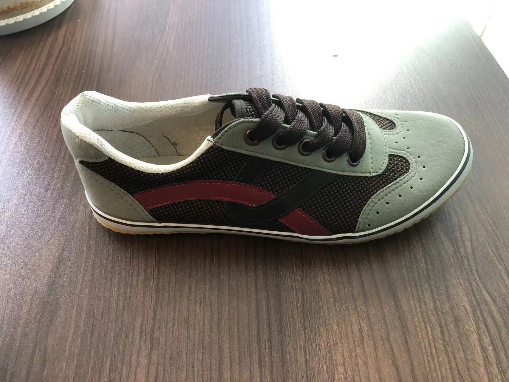 Hot sale in Russia Yemen Oman Dubai Saudi Arabia Egypt Nigeria Algeria canvas sneakers custom flat unisex women rubber shoes men