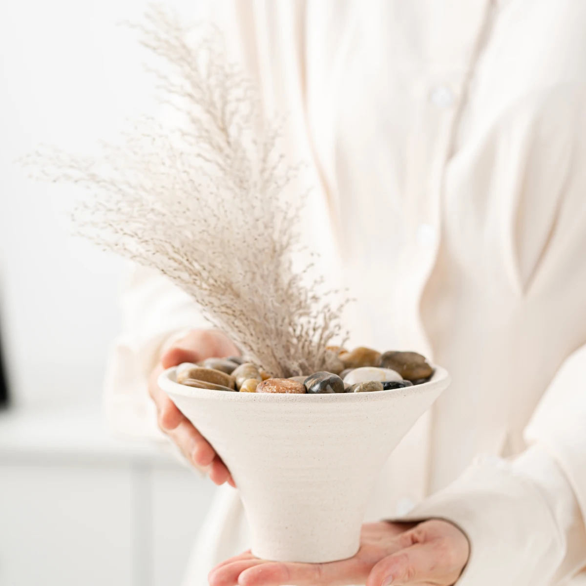 2023 New Design Nordic-style Ceramic Ornaments Creative Home Hydroponic Dry Flower Vases Wholesale Black  White Ceramic Vase Set