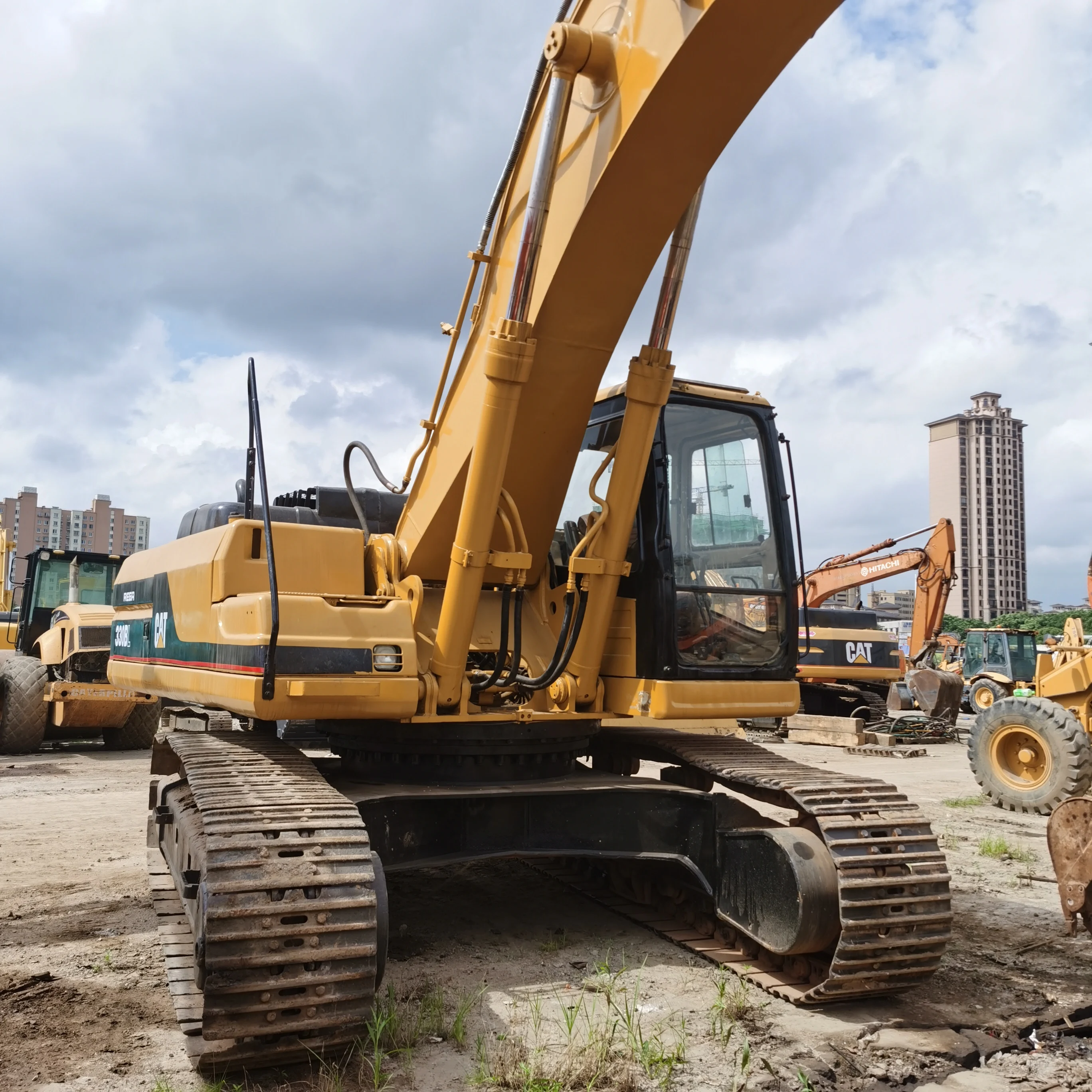 On sale CAT 330B Exclusive Grade Used Engineering Construction Machinery Caterpillar 330B Used Tractors With Cheap Price