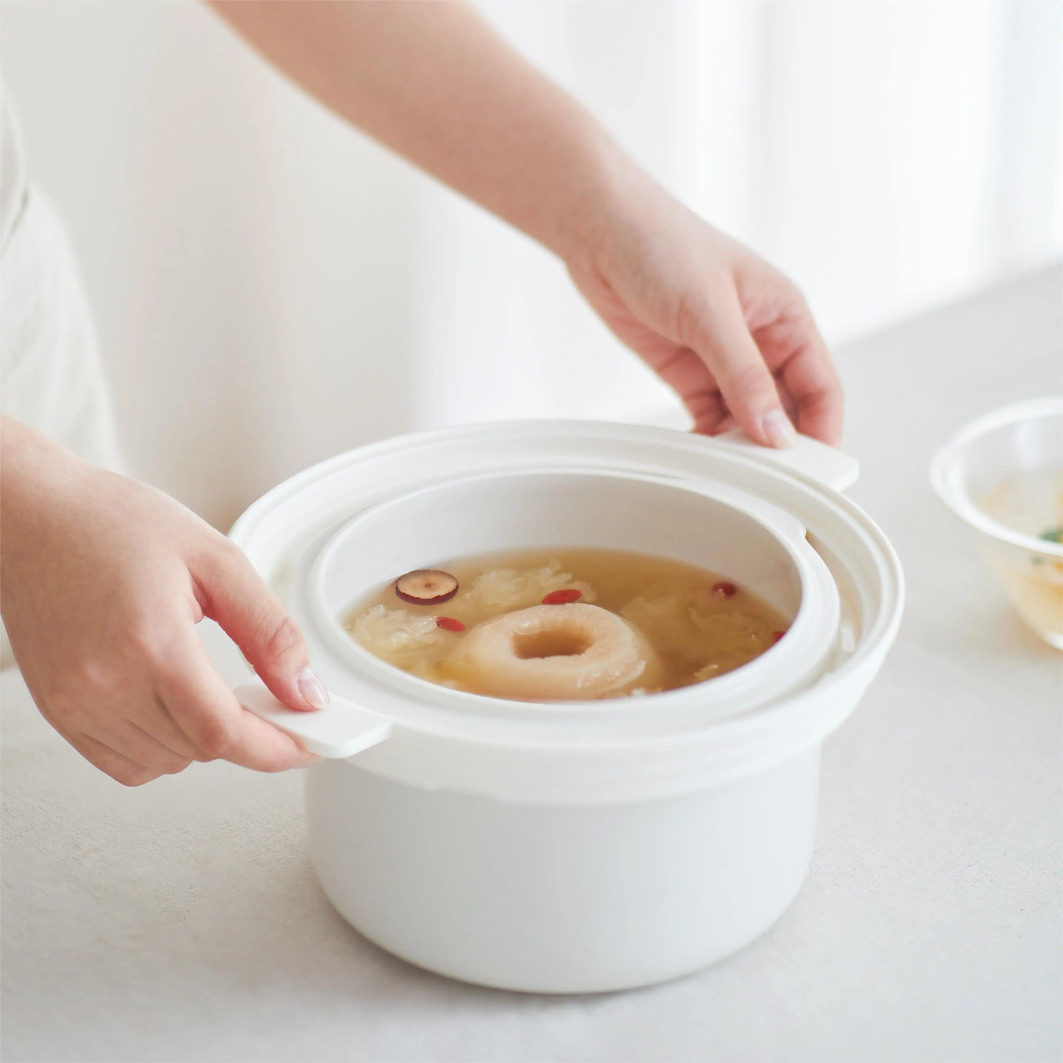 New style Ceramic Liner Stew Pot Multi-function Cooker 2.5L  Smart Slow Cooker