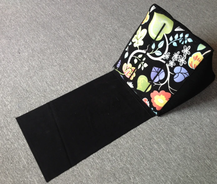 portable and comfortable inflatable wedge pillow with mattress