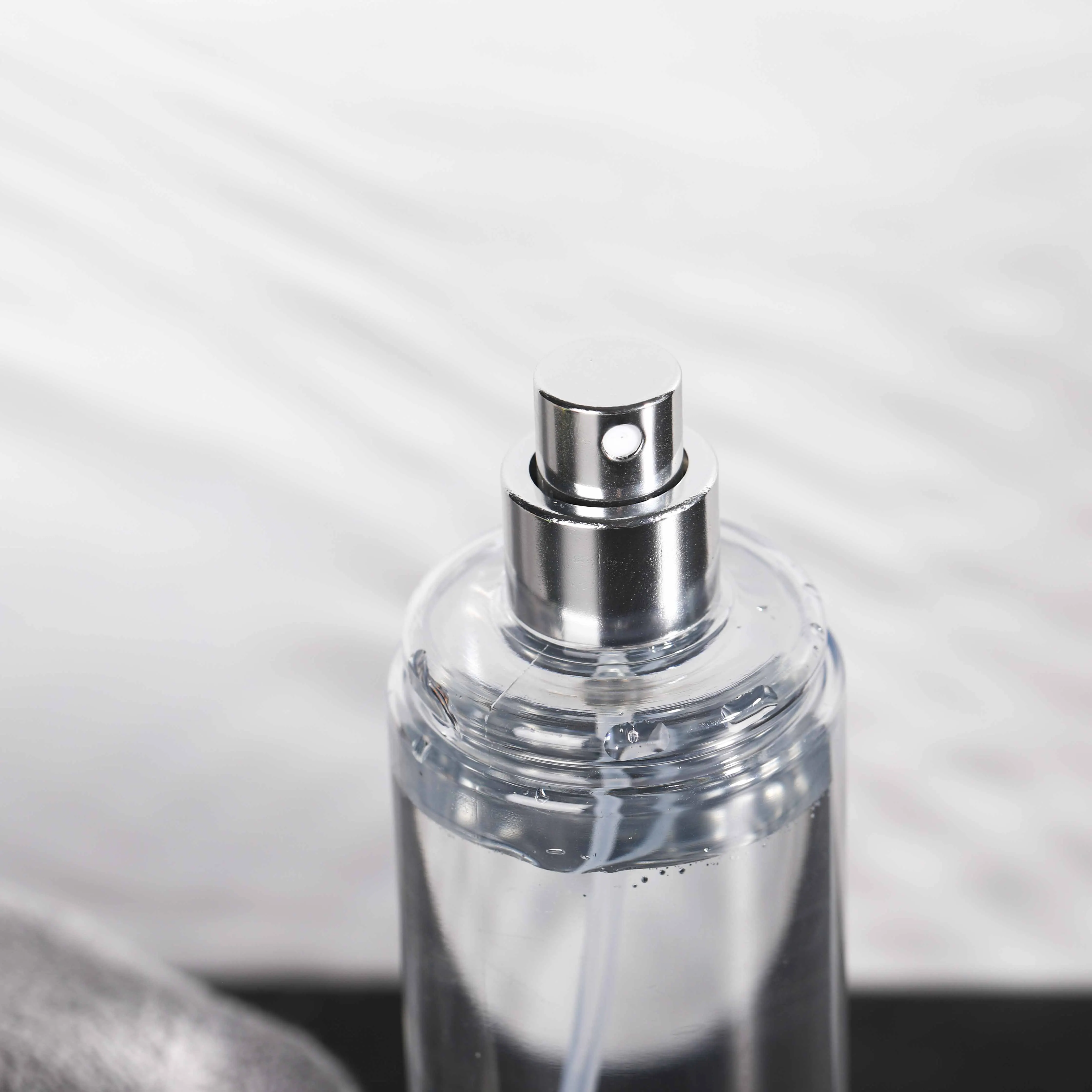 Hot Sale Luxury Cosmetic Packaging PET Plastic Bottle with Body Mist Spray Pump 100ml for Skin Care Available in 120ml 150ml