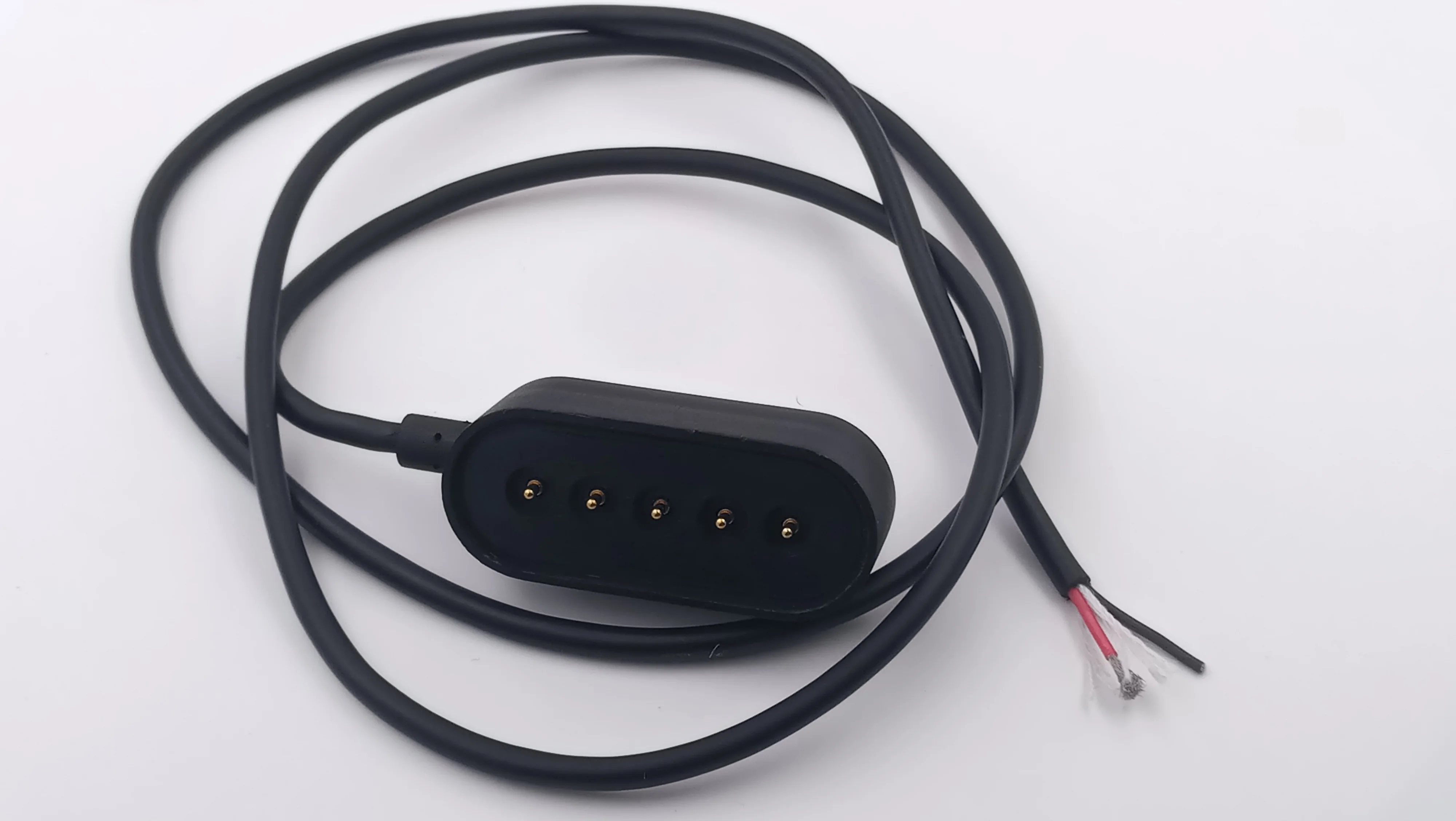 High Current Power supply data transmission cable assembly 5 pins magnetic pogo connector