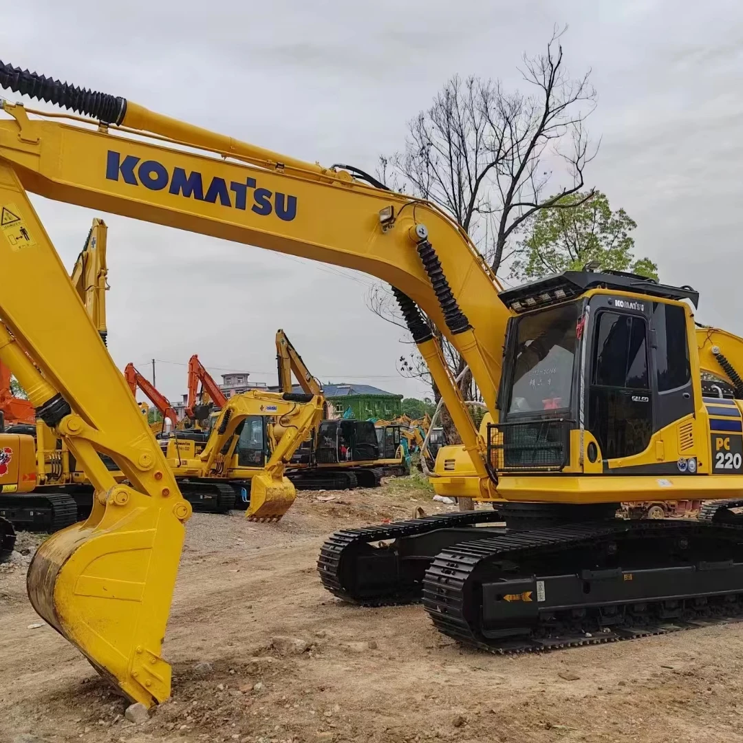 Экскаватор Komatsu PC220-8 экскаватор б/у