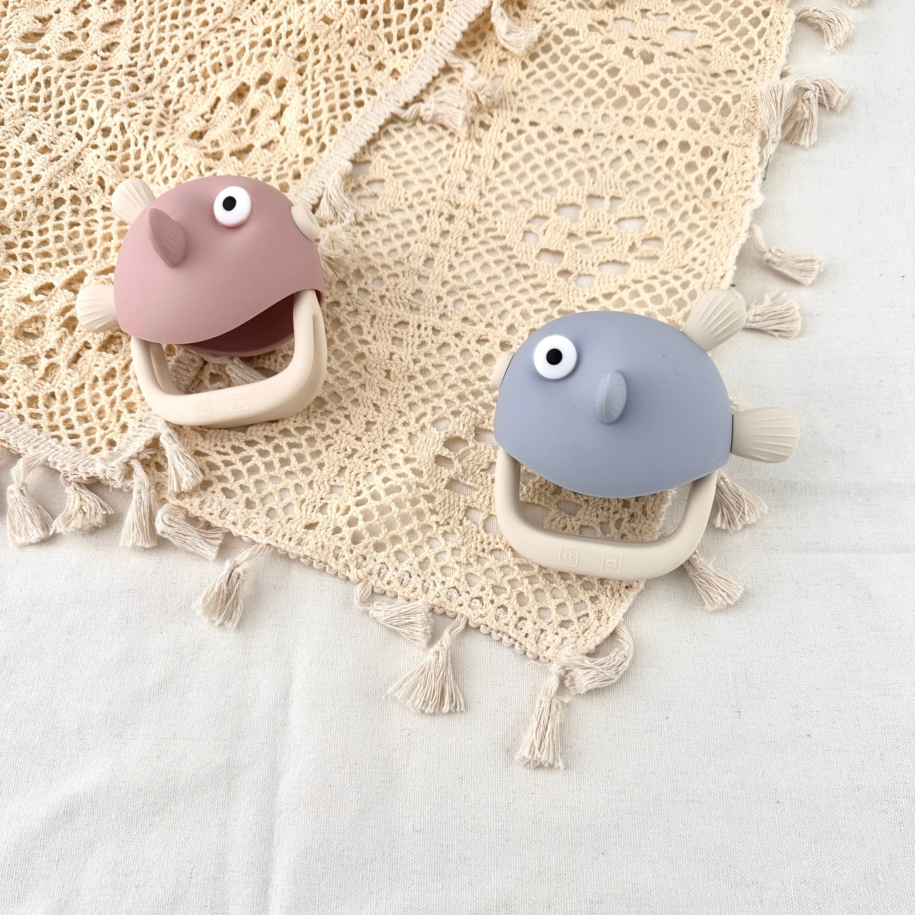CE infant Mitten Teething Toys BPA Free Cute Fish Nipple Pacifier Teether Soothing Baby Sensory Silicone Teether