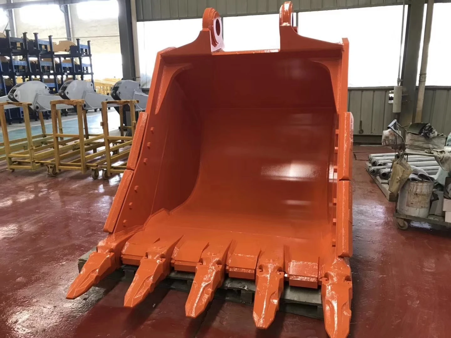 Excavator Bucket for EC220 DX300 SK220-5 CAT318