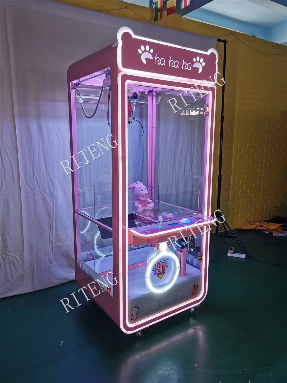 Riteng Branded Diy Doll Park Claw Machine Capsules Large Plush Stacked Outdoor Crane Claw Machine for Sale