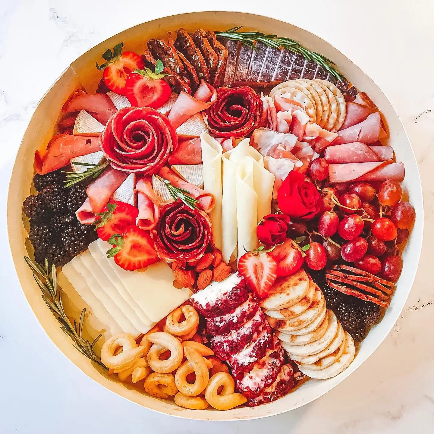 Good Quality Poplar Wooden Take Out Grazing Box Take Away Cheese Fresh Fruits Meats Chocolate Croissant Container