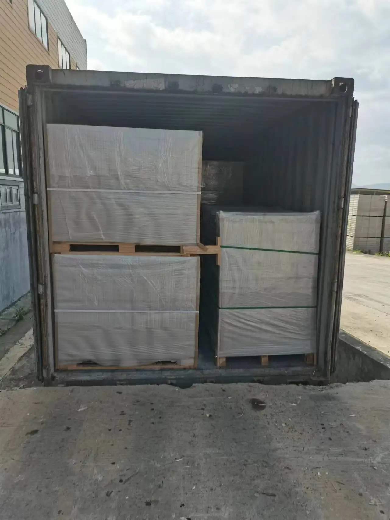 High strength calcium silicate boards for light steel keel partition walls and suspended ceilings