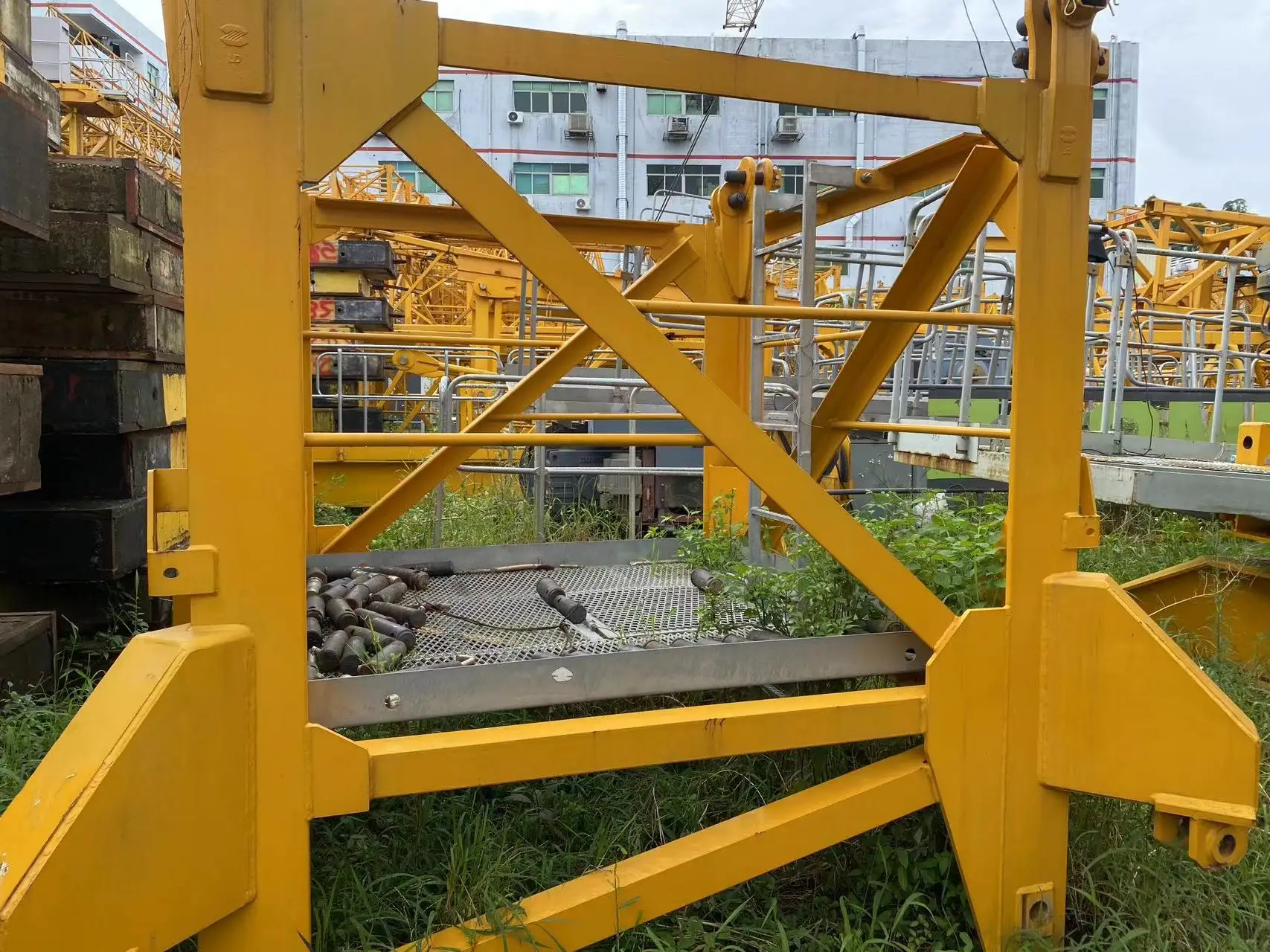 Zoomlion QTZ250 T7525-16D boom length 75m jib lifting machine crane 16T used tower crane for construction