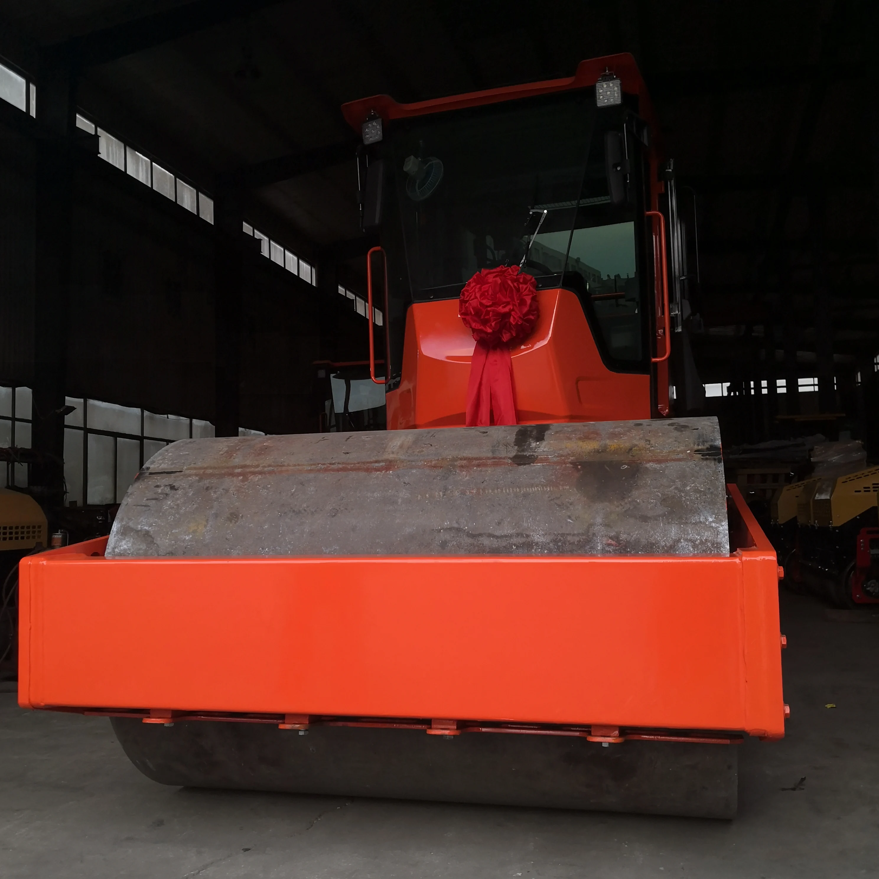 Hydraulic ride on vibration road roller 2 ton hand held soil compactor 3/10 ton self propelled vibratory road roller machine