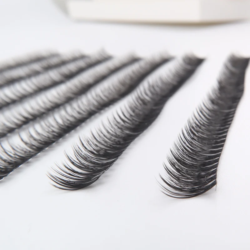 Hollyren Pre Cut Lashes Easy Wear Diy Eyelash Extensions Bond and Seal Wholesale Individual Mink Eyelash Extensions