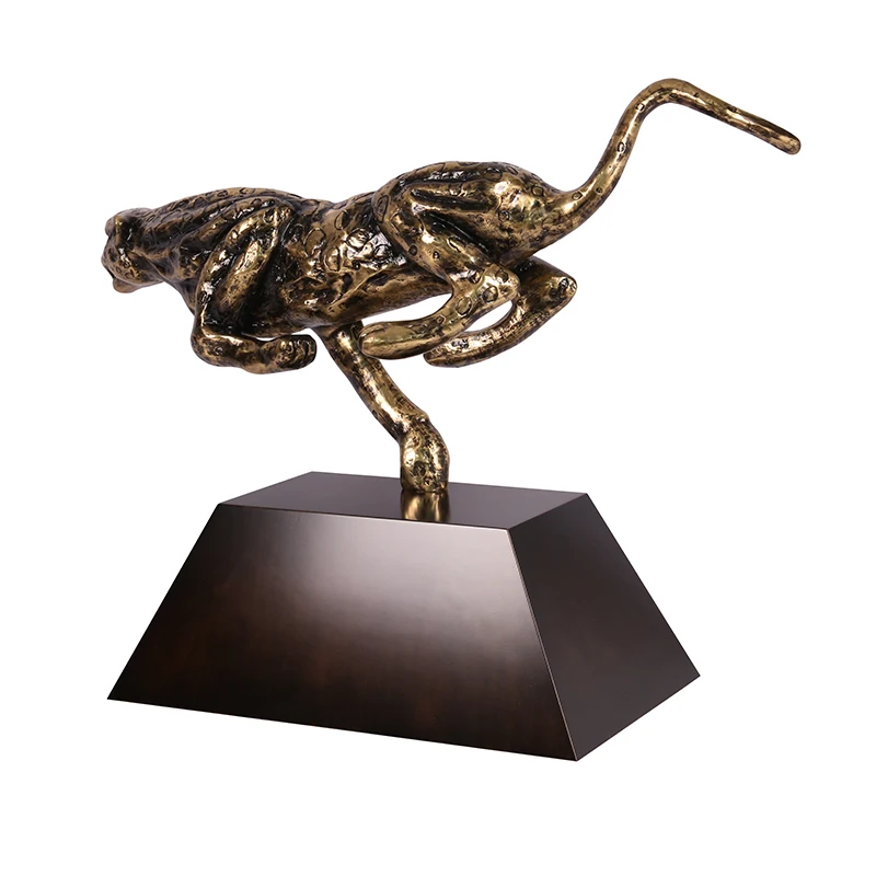 Metal desktop decor Cheetah sculpture home interior decorative items home decor sculpture