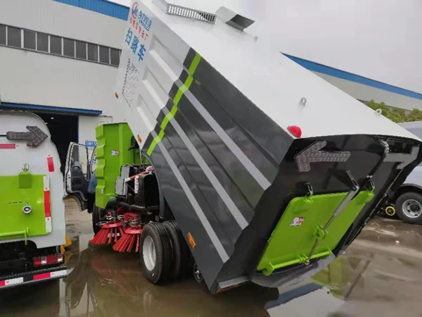 Dongfeng RHD Truck Mounted Sweepers With Water Sprinklers