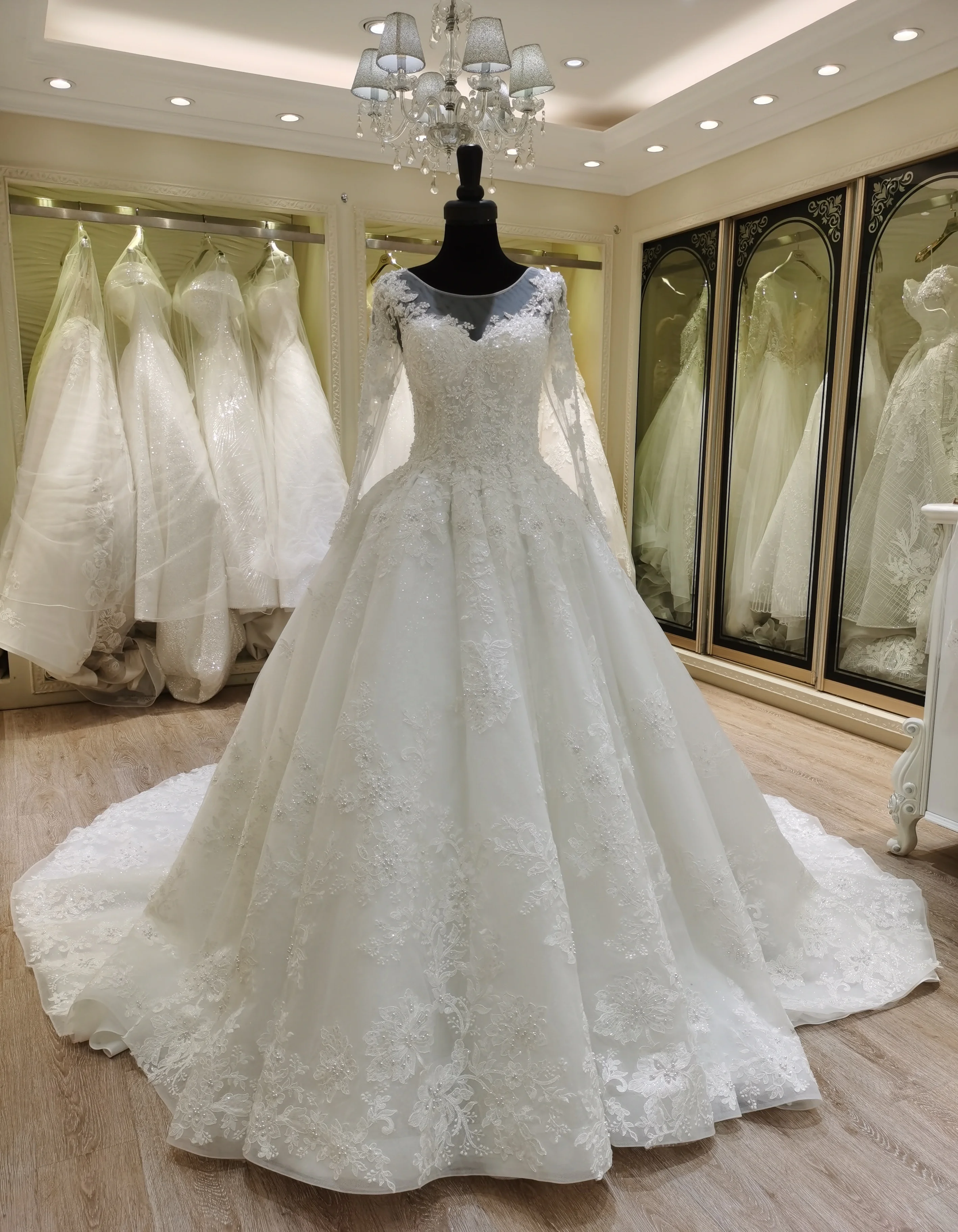 2021 new model long sleeve wedding gown dress long tail beaded pearls handmade work