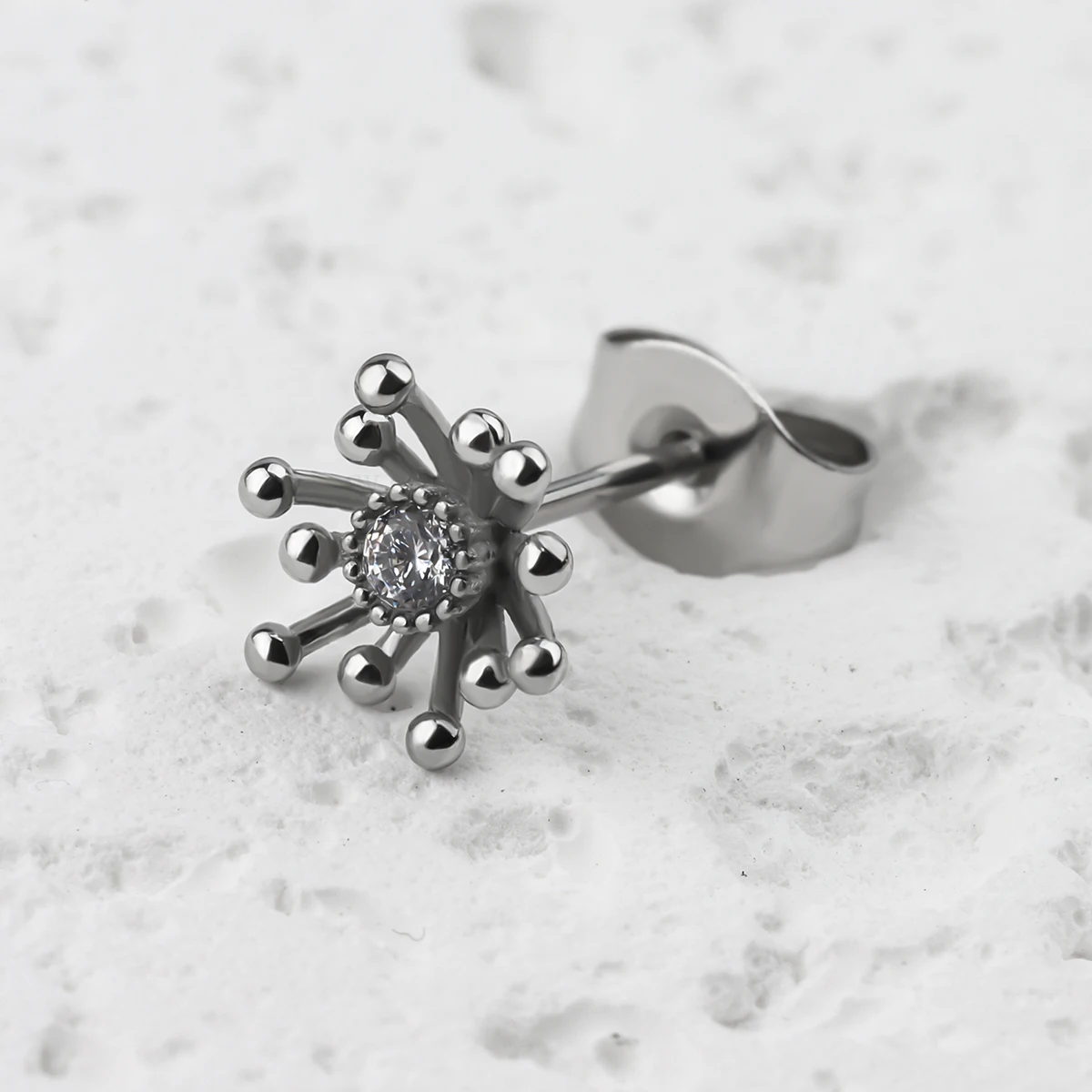 Trendy Ear Stud Earrings Titanium Clasp Elegant Ear Tragus Cartilage Piercing Jewelry Body Piercing Wholesale