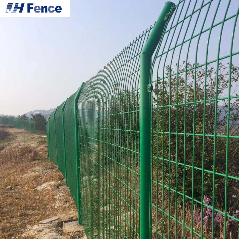 4 in Diameter Hot Dipped Galvanized Steel Pipe Fence Angle Posts