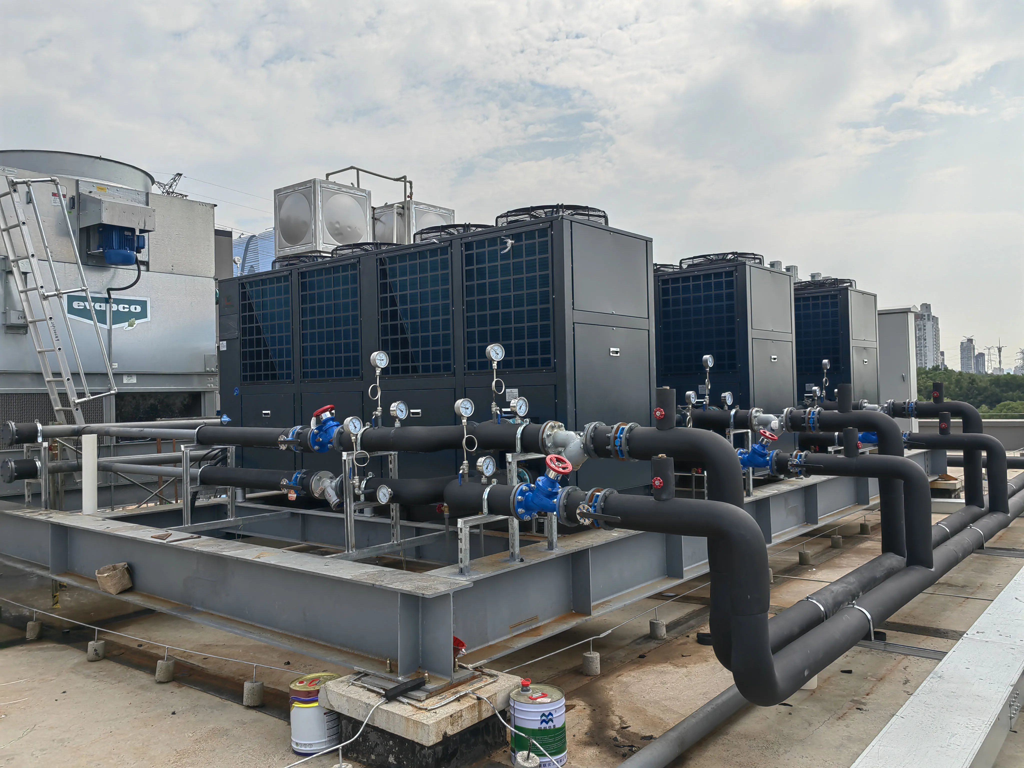 56KW air source R744 heat pump high efficiency DC inverter CO2(R744) High COP Cooling & Heating Heat Pumps